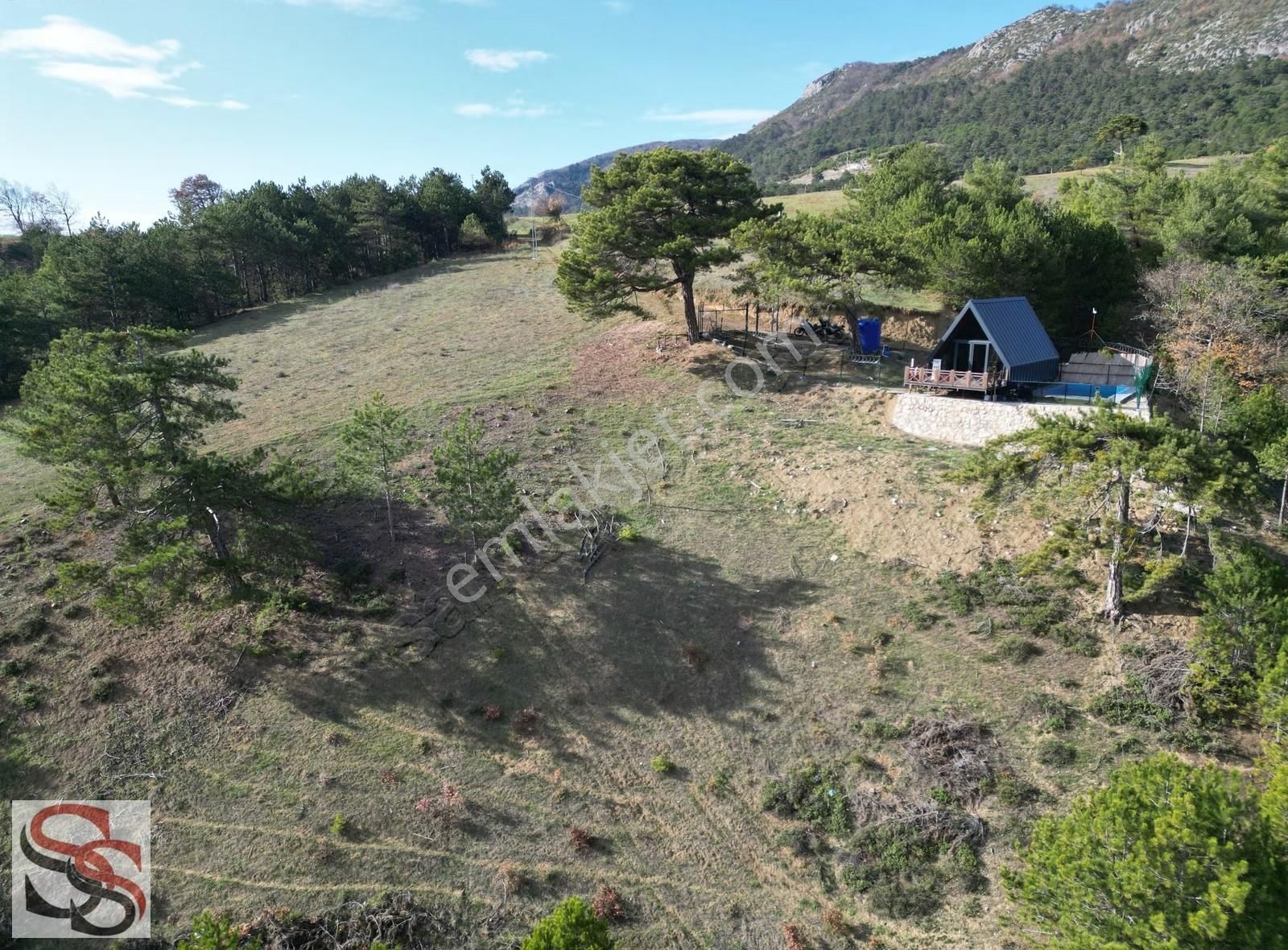 Geyve Çine Göl Manzaralı 4.337 M² Tarla + Havuzlu Bungalov - Görsel 19