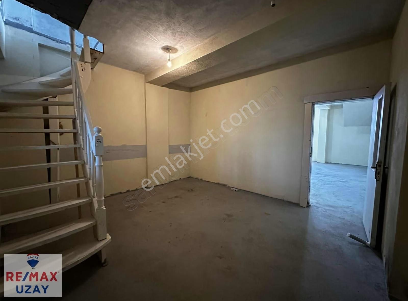 Arnavutköy Çardaktepe Opet Arkası 260 M² Depolu Kiralık Dükkan - Görsel 7
