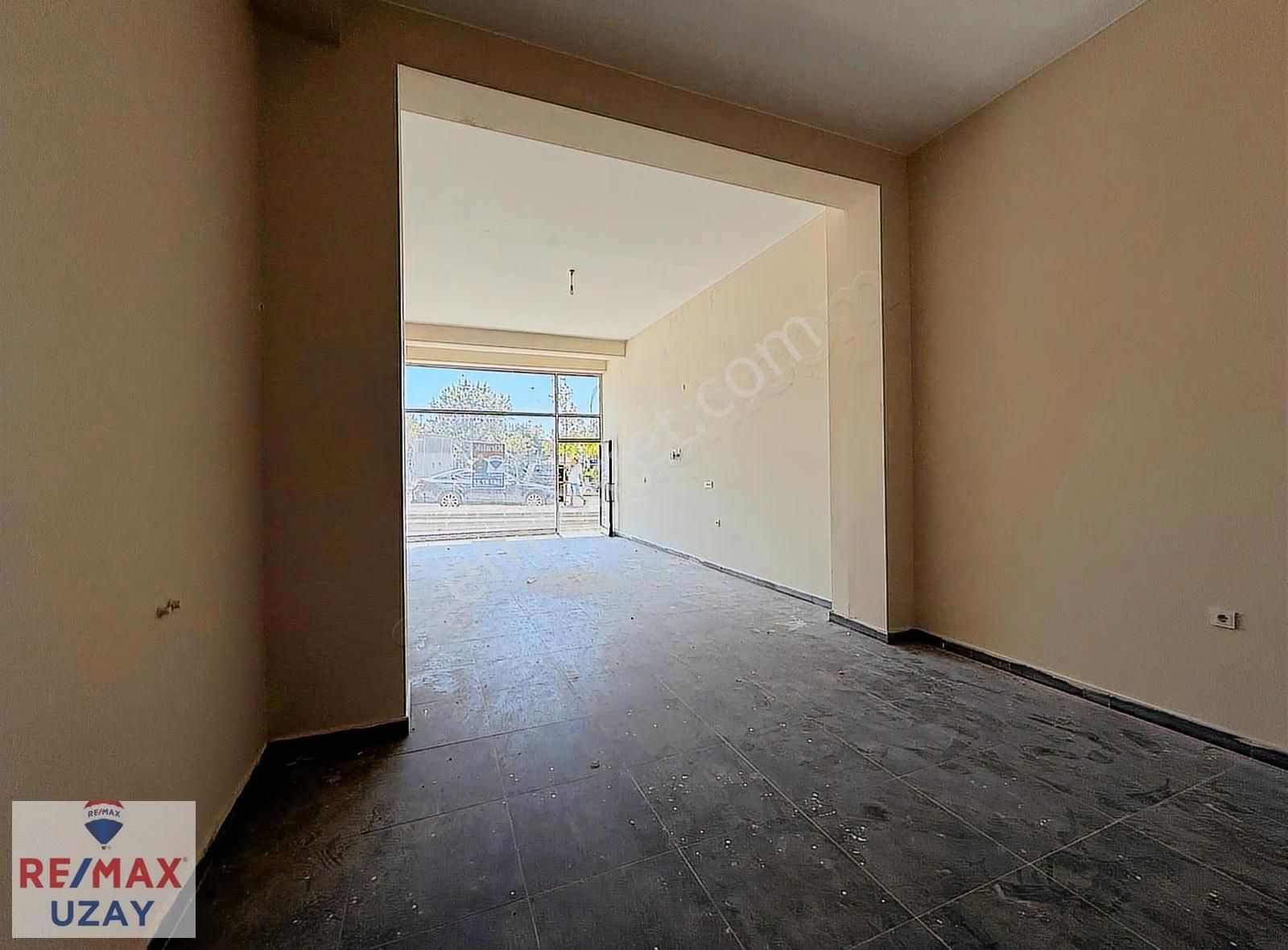 Sultangazi Belediye Karşısında Cadde Üzeri Kiralık Dükkanlar - Görsel 8