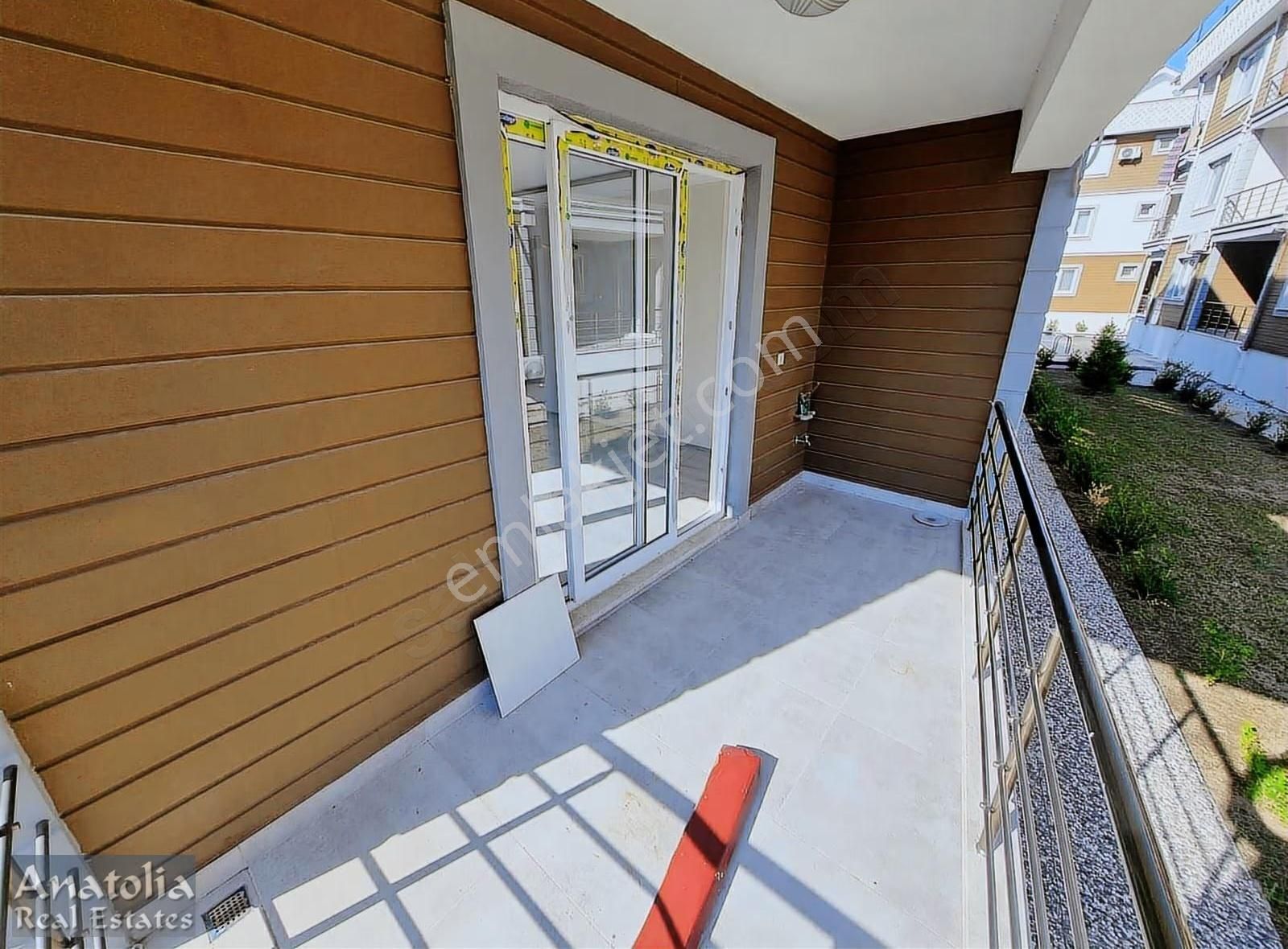 Satılık Havuzlu Site İçerisinde Geniş 1+1 Daire - Görsel 9