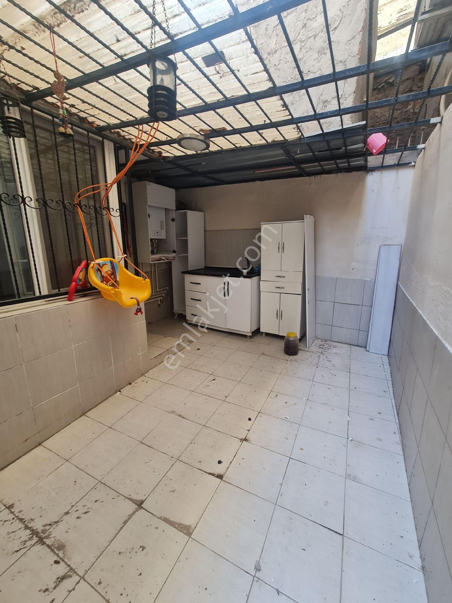 İzmir Konak Güneşli Mahallesinde Satılık Bahçeli Dublex 2+1 - Görsel 14