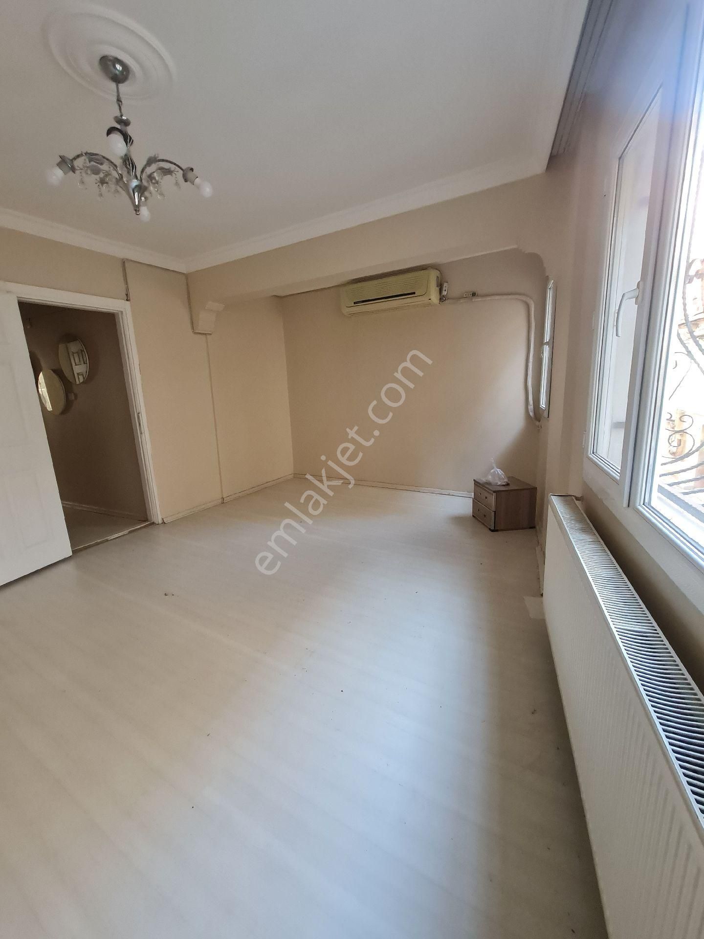 İzmir Konak Güneşli Mahallesinde Satılık Bahçeli Dublex 2+1