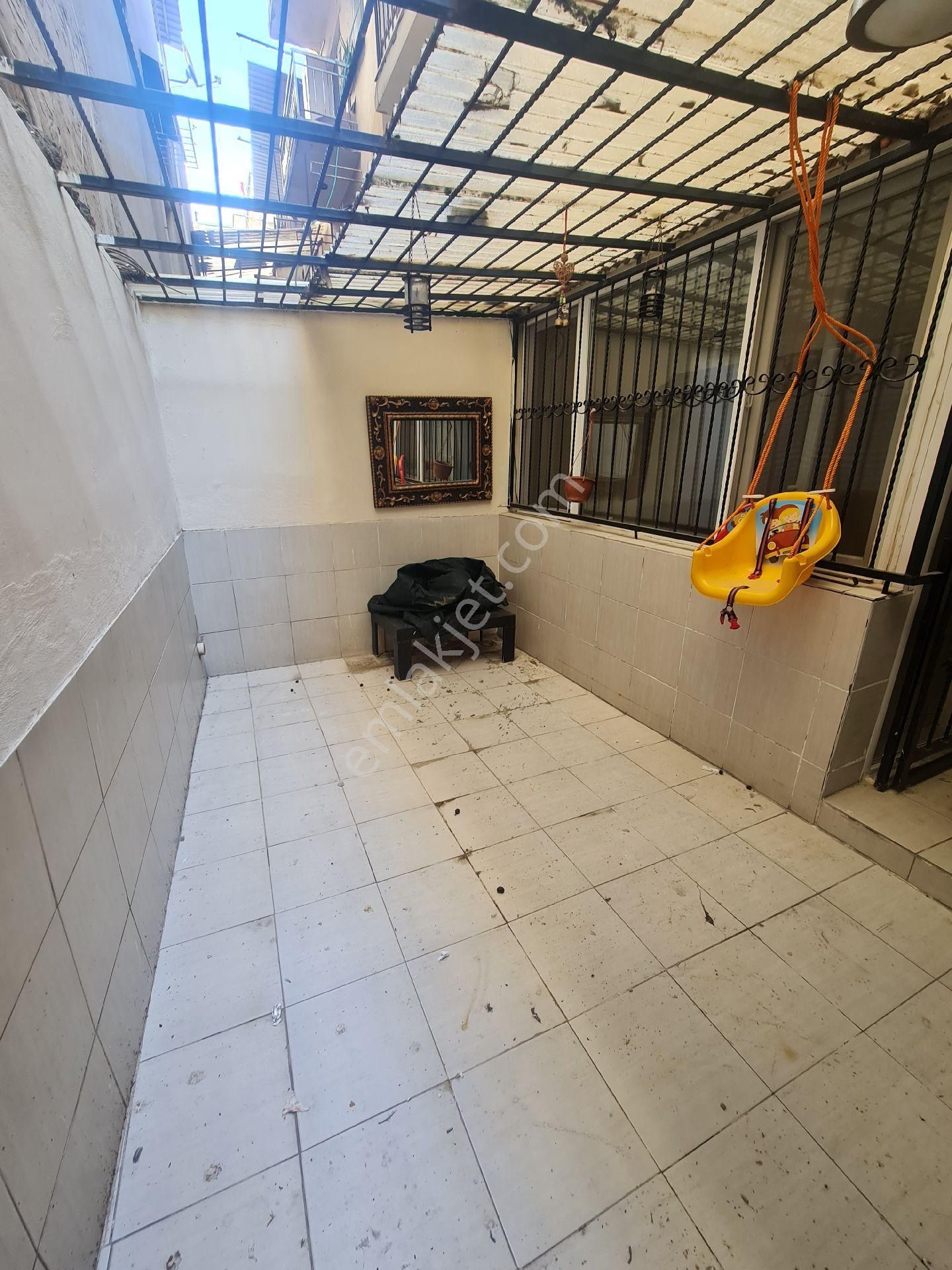 İzmir Konak Güneşli Mahallesinde Satılık Bahçeli Dublex 2+1 - Görsel 15