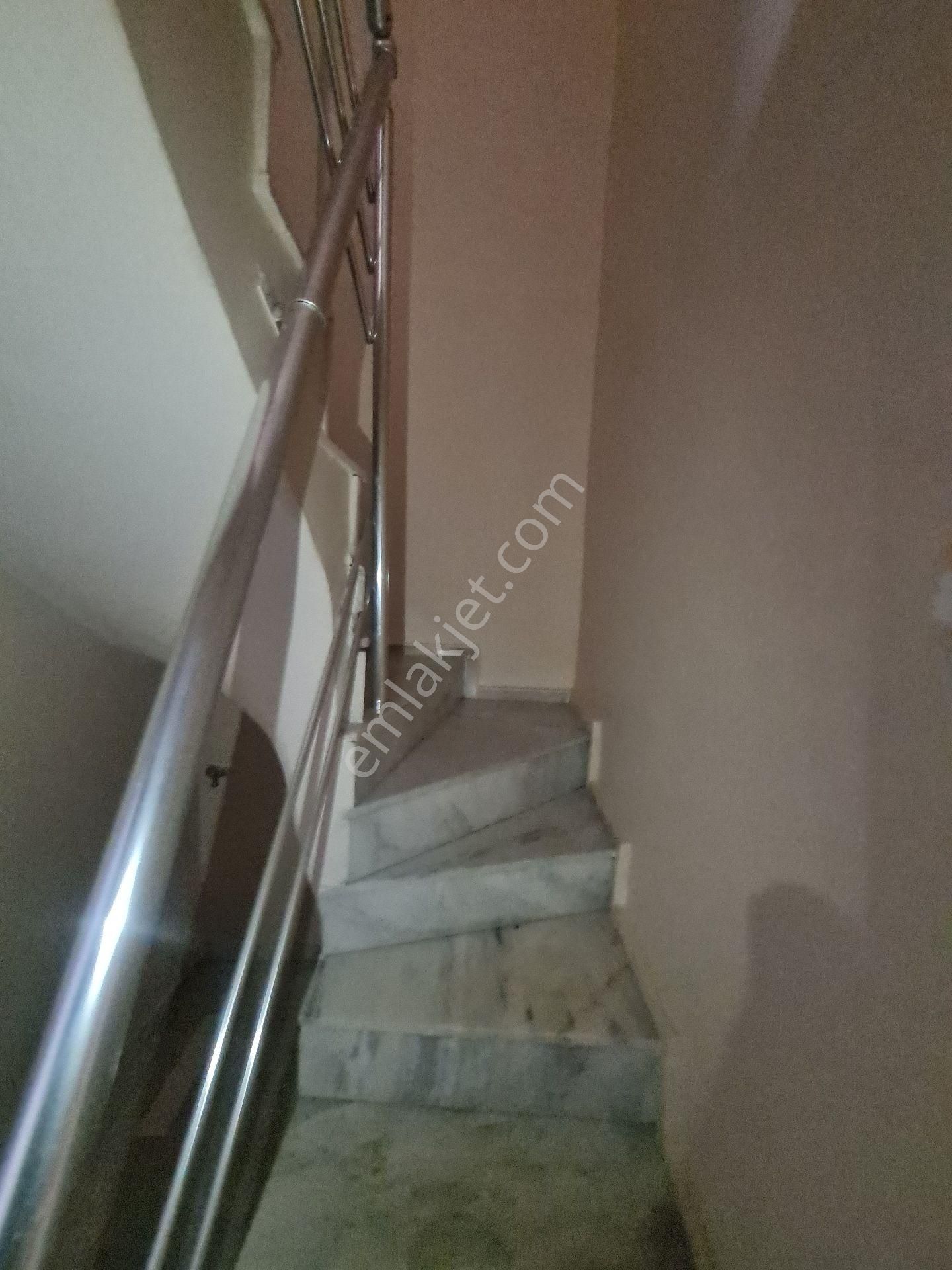 İzmir Konak Güneşli Mahallesinde Satılık Bahçeli Dublex 2+1 - Görsel 28