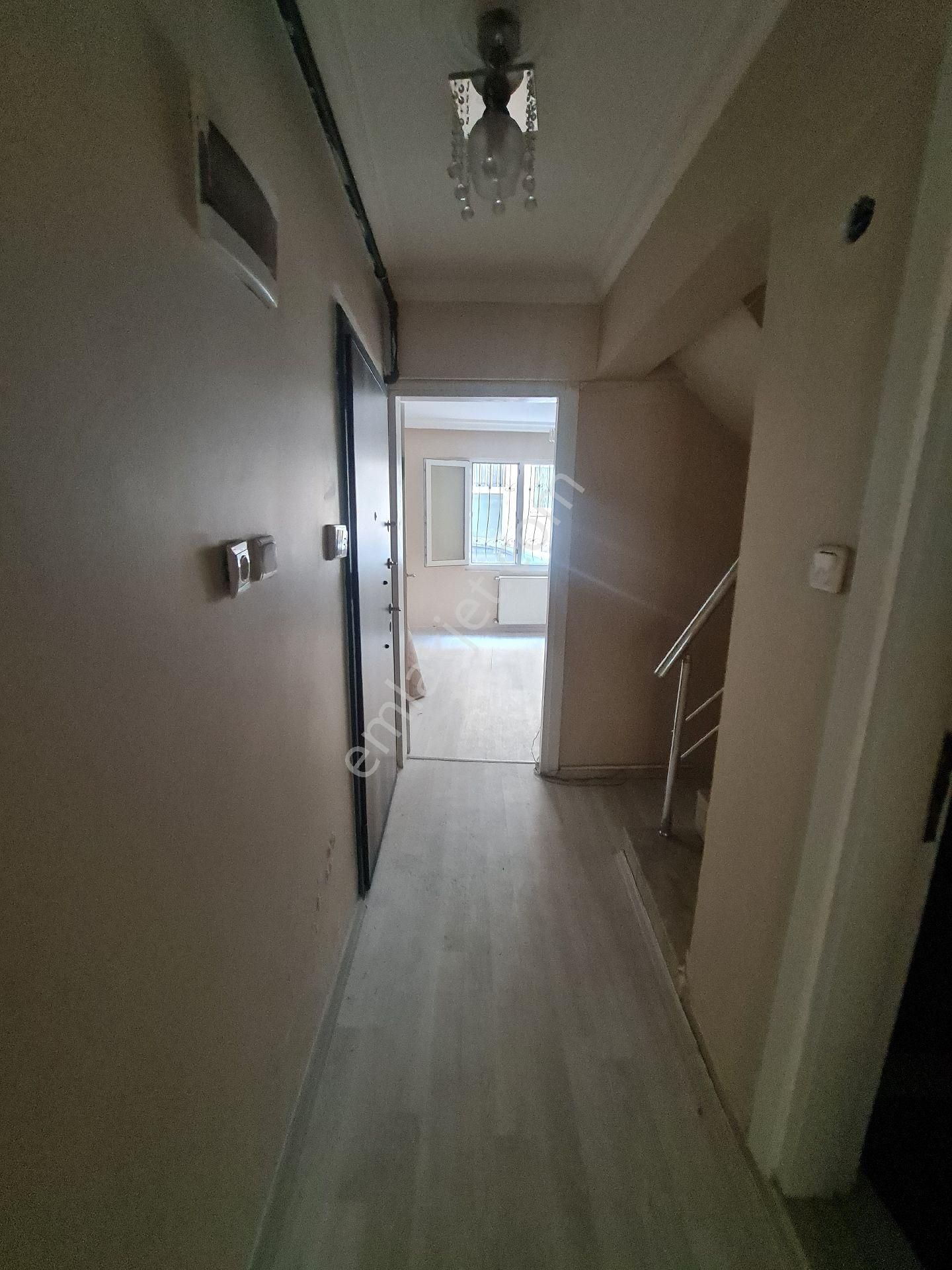 İzmir Konak Güneşli Mahallesinde Satılık Bahçeli Dublex 2+1 - Görsel 10