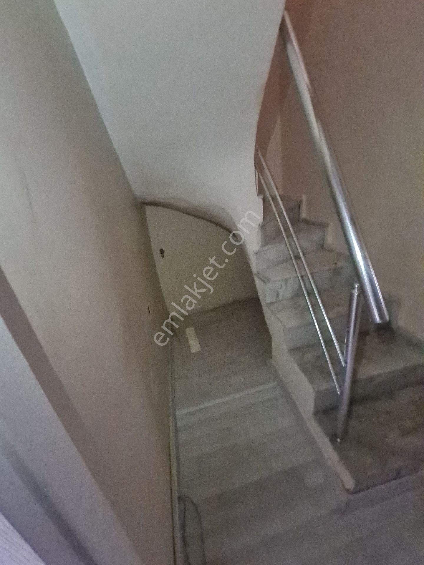 İzmir Konak Güneşli Mahallesinde Satılık Bahçeli Dublex 2+1 - Görsel 22