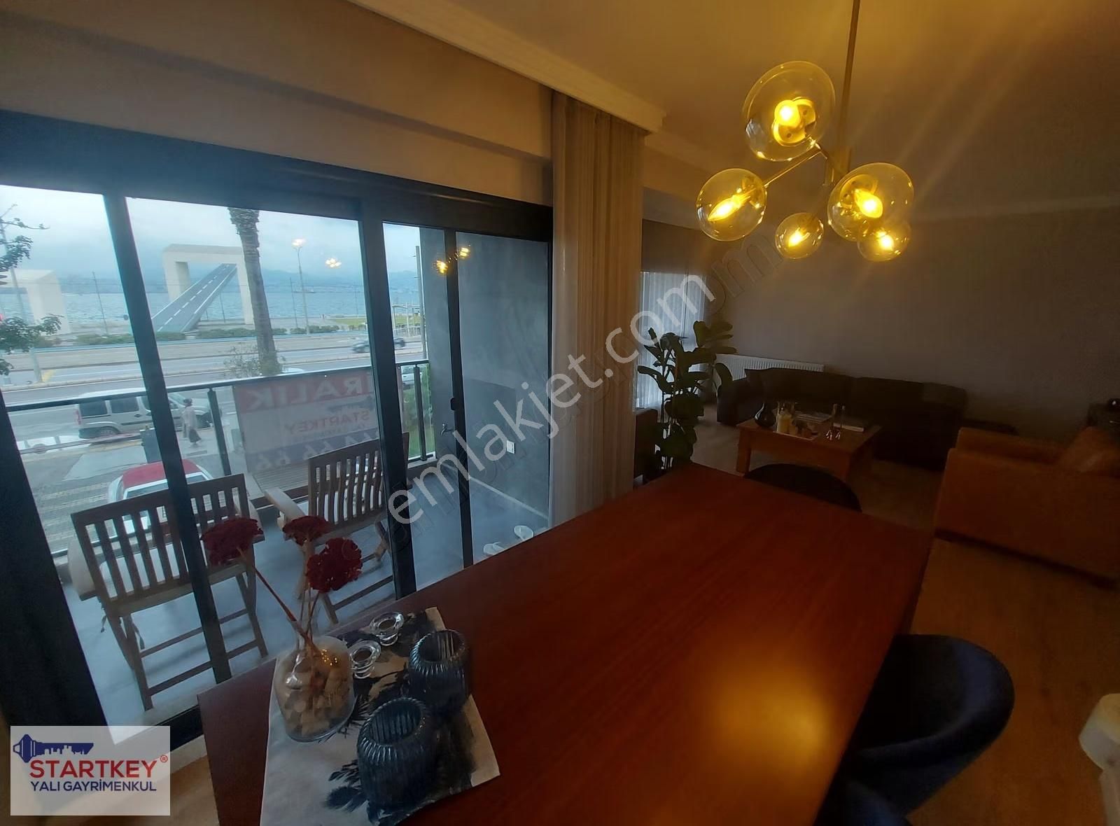 Karşıyakada Yeni Bina Deniz Manzaralı Kiralık 2+1 Yalı Dairesi - Görsel 10