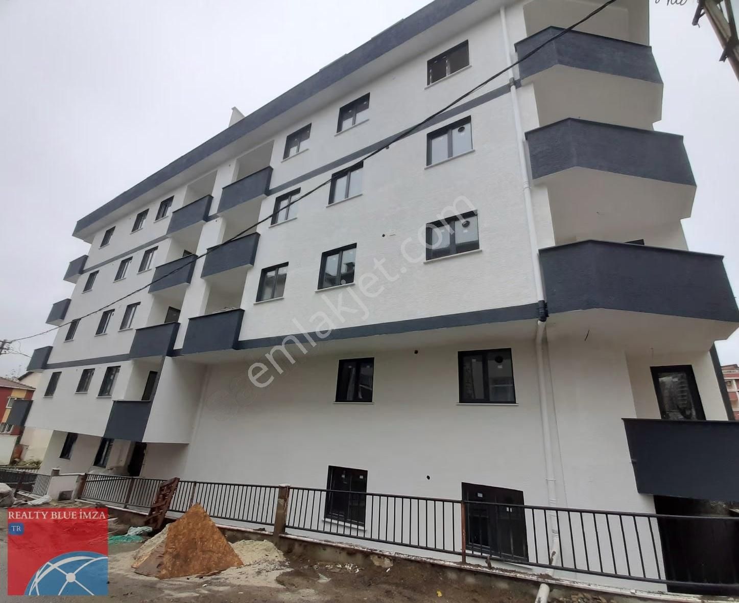 Çekmeköy Mehmet Akif Mah. Satılık 6+2 Dublexs Daire /metro Yakın