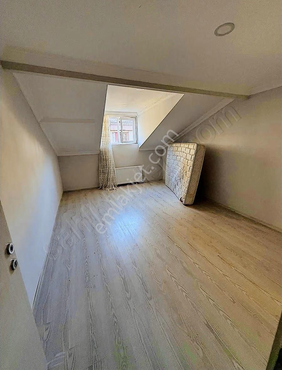 Kartal Yalı Mahallesin'de Sahile Yakın 2+1 Kiralık Daire - Görsel 2