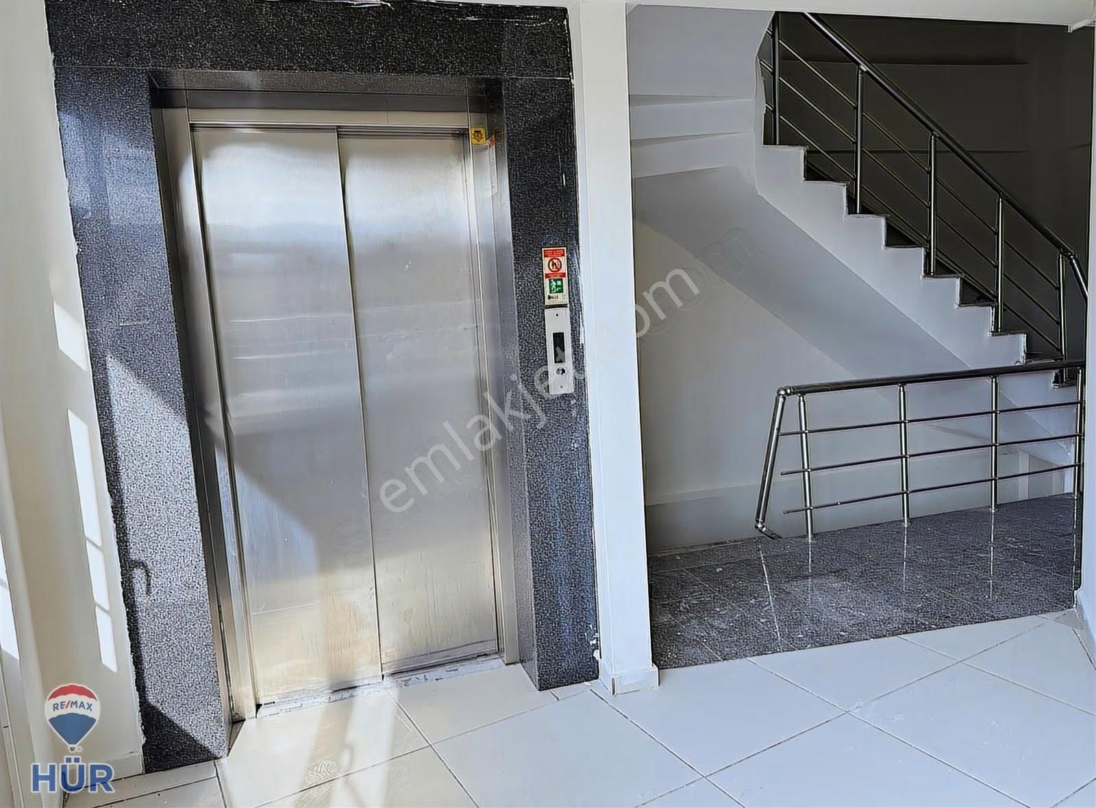 Remax Ayfer Sever'den Kiralık 450 M2 Dershane , Klinik , İş Merk - Görsel 10
