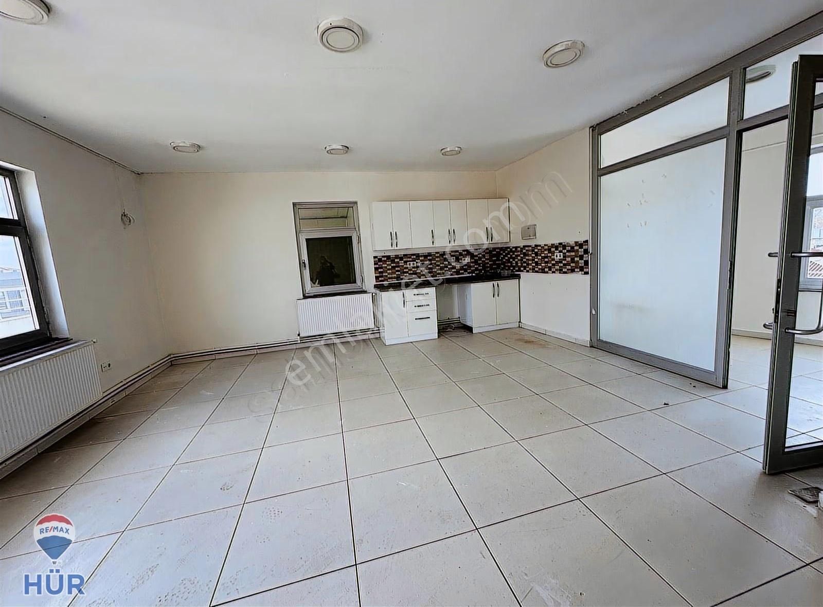 Remax Ayfer Sever'den Kiralık 450 M2 Dershane , Klinik , İş Merk - Görsel 8