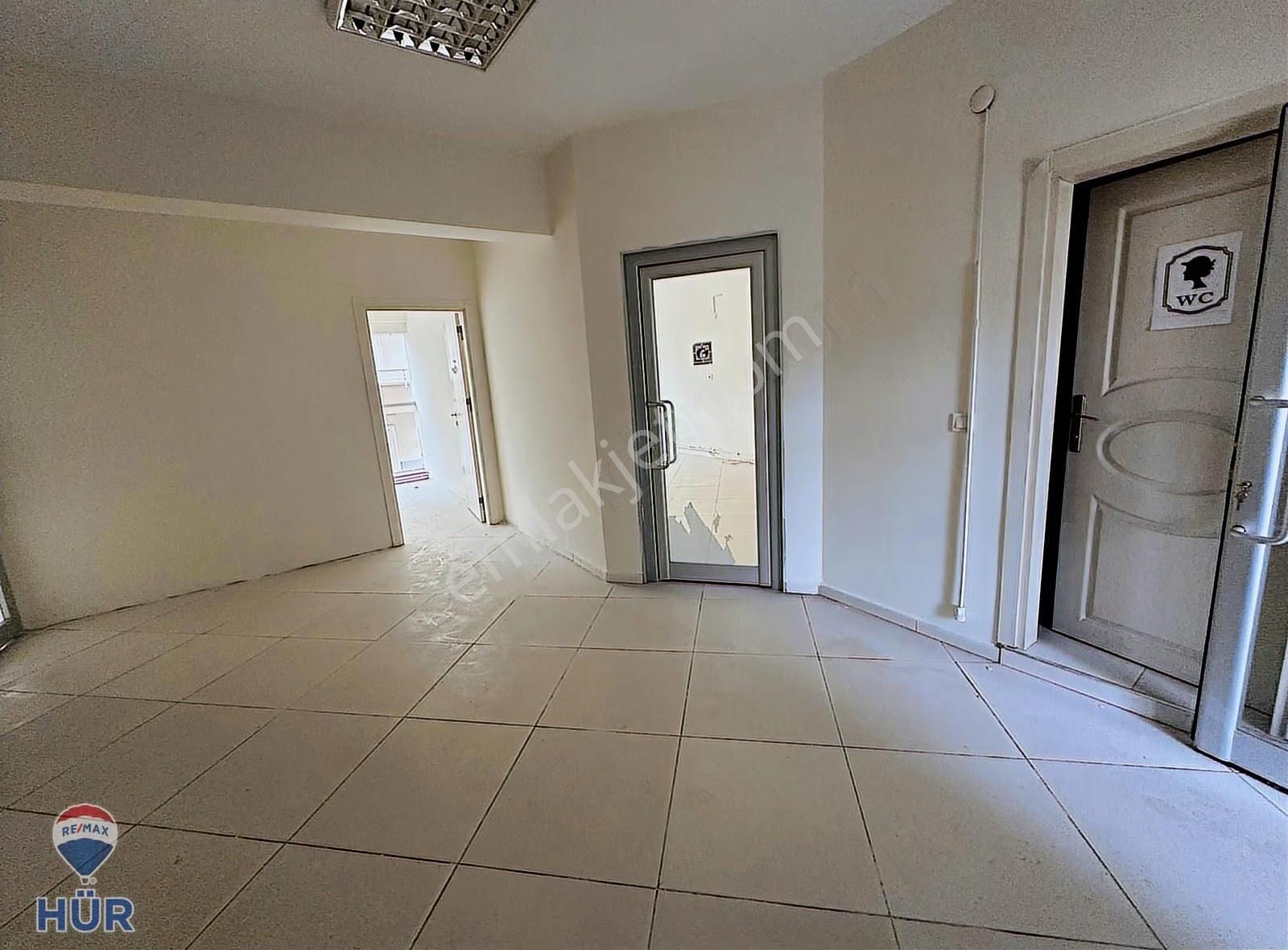 Remax Ayfer Sever'den Kiralık 450 M2 Dershane , Klinik , İş Merk - Görsel 13
