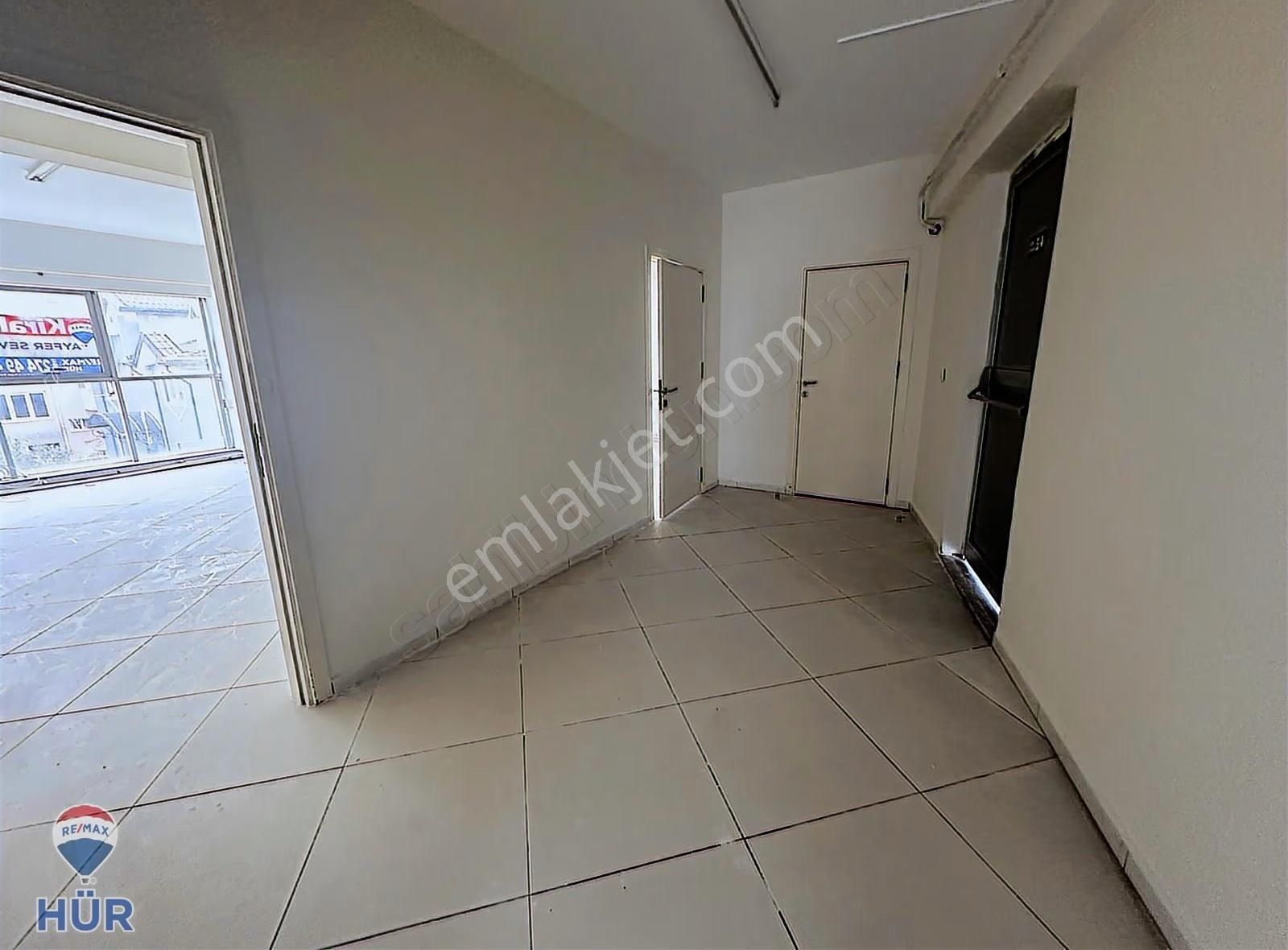 Remax Ayfer Sever'den Kiralık 450 M2 Dershane , Klinik , İş Merk - Görsel 17
