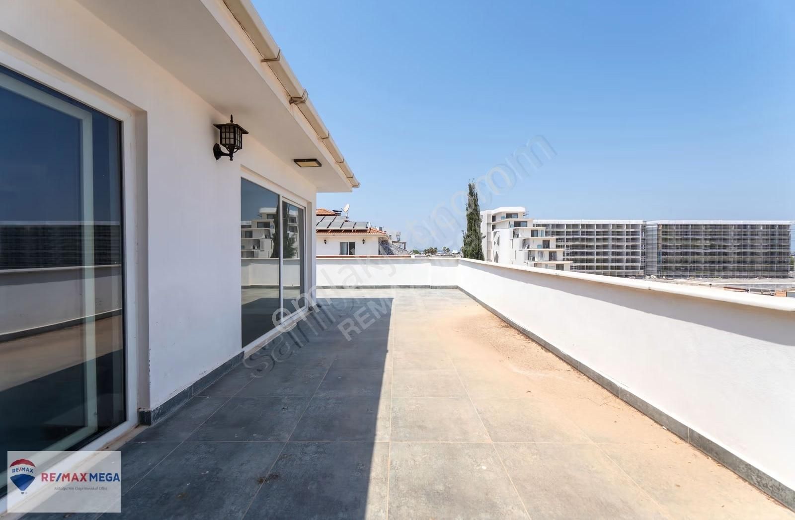 Altıntaş'ta Site İçerisinde Kiralık Lüks 4+1 Daire - Görsel 3