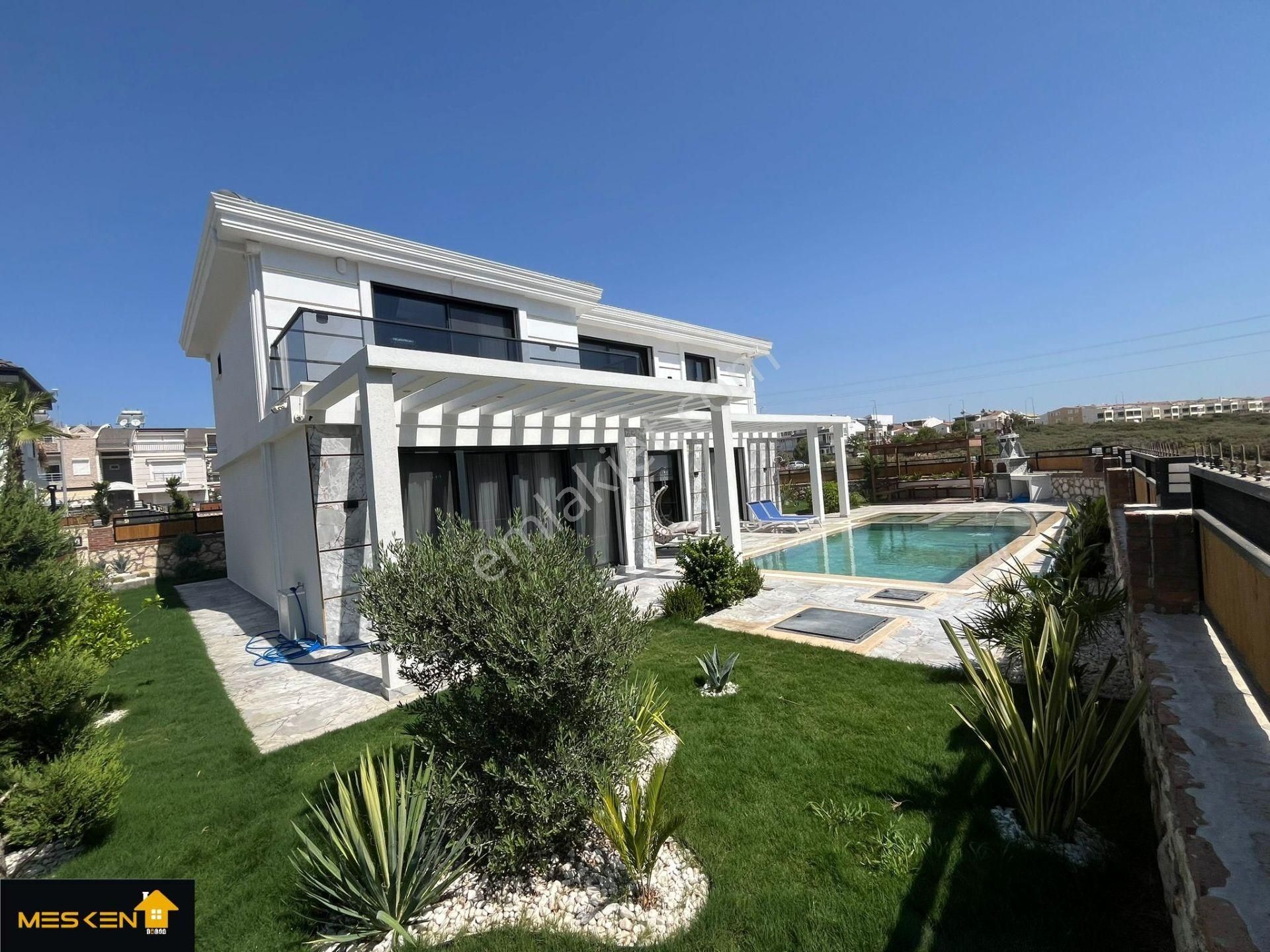 Didim Efeler'de 500 M2 Köşe Arsa İçinde Ultra Lüks Villa