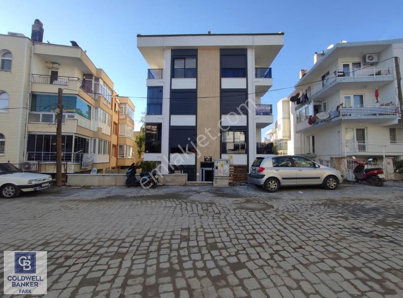 Ayvalık'ta Merkezi Konumda Full Eşyalı Satılık Sıfır 2+1 Daire