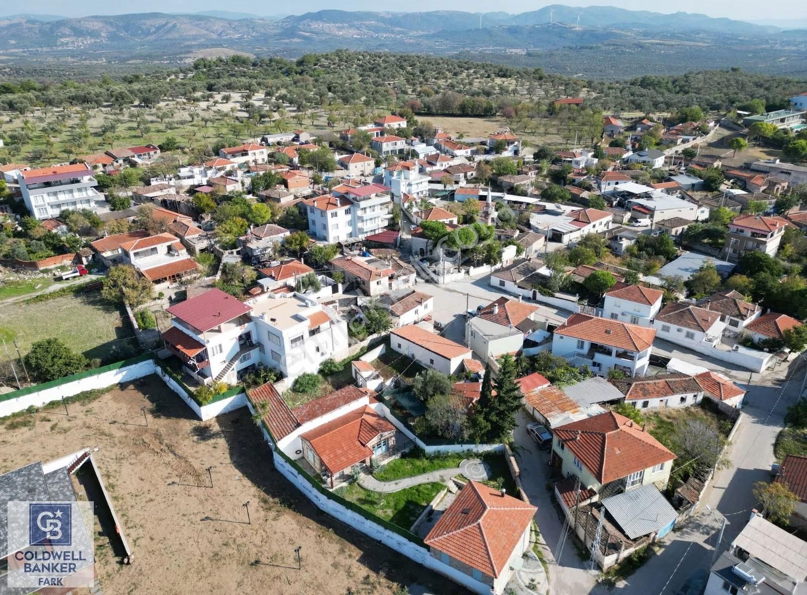 Ayvalık Mutlu Köy'de Müştemilatlı Satılık Müstakil Ev Ve Arsa. - Görsel 4