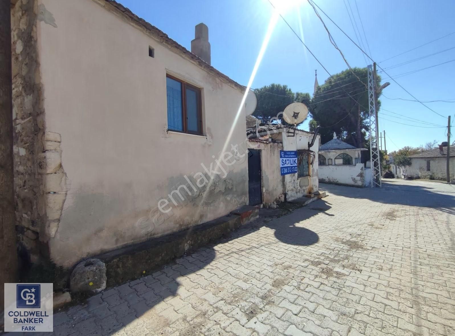 Ayvalık Mutlu Köy'de Müştemilatlı Satılık Müstakil Ev Ve Arsa. - Görsel 6