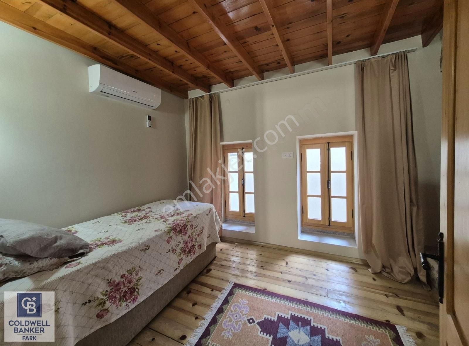 Ayvalık Merkez'de 3+1 Kiralık Rum Evi - Görsel 21