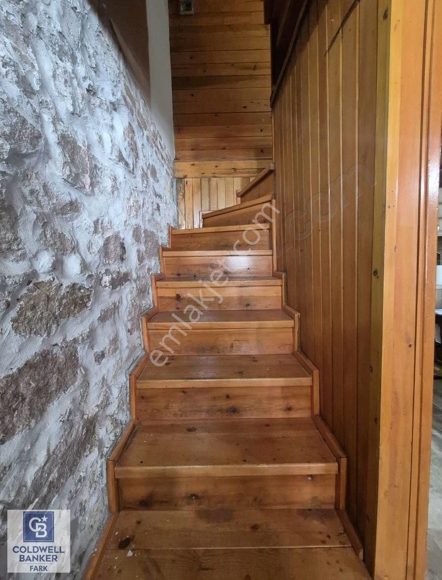 Ayvalık Merkez'de 3+1 Kiralık Rum Evi - Görsel 9