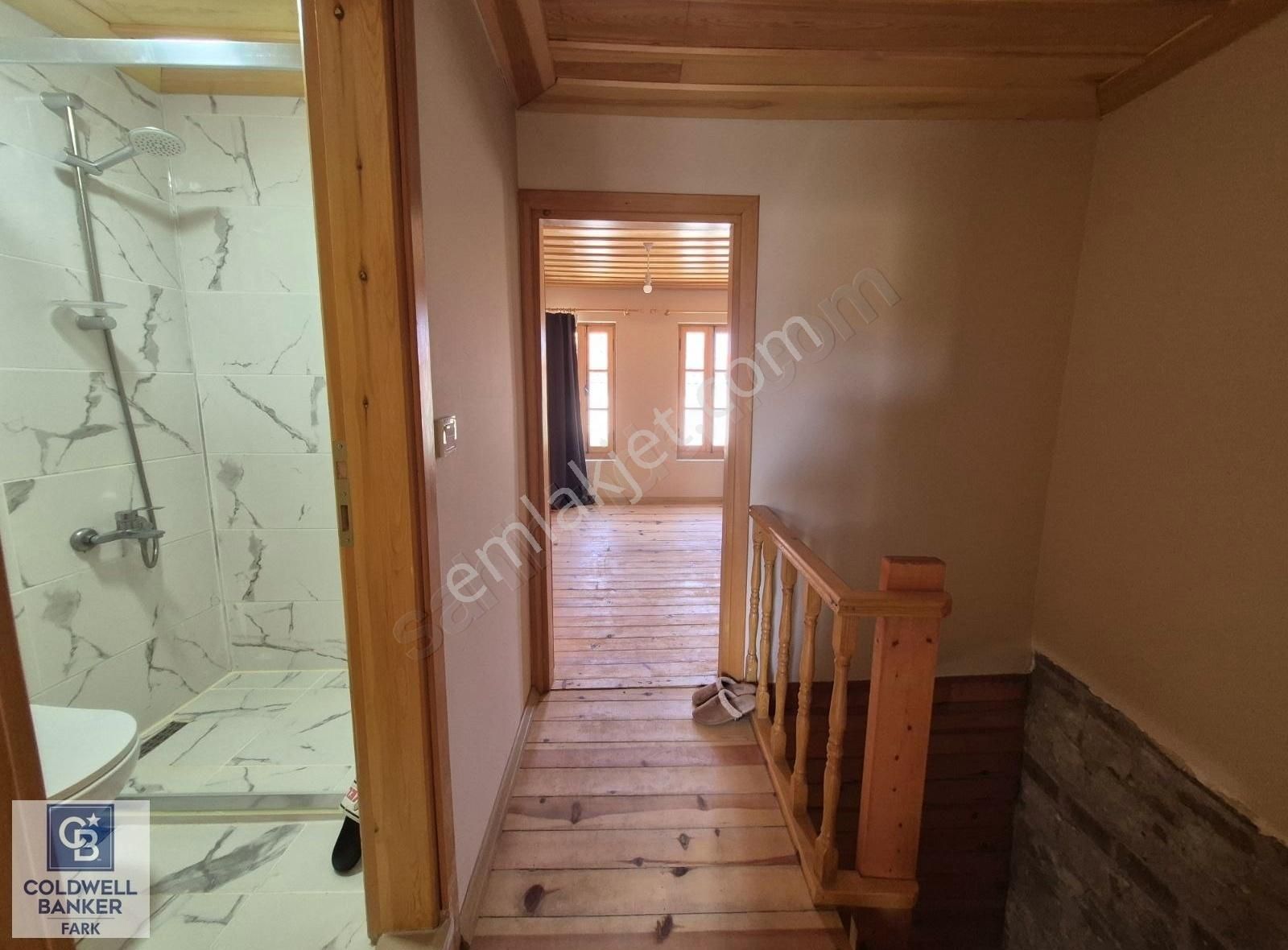 Ayvalık Merkez'de 3+1 Kiralık Rum Evi - Görsel 3