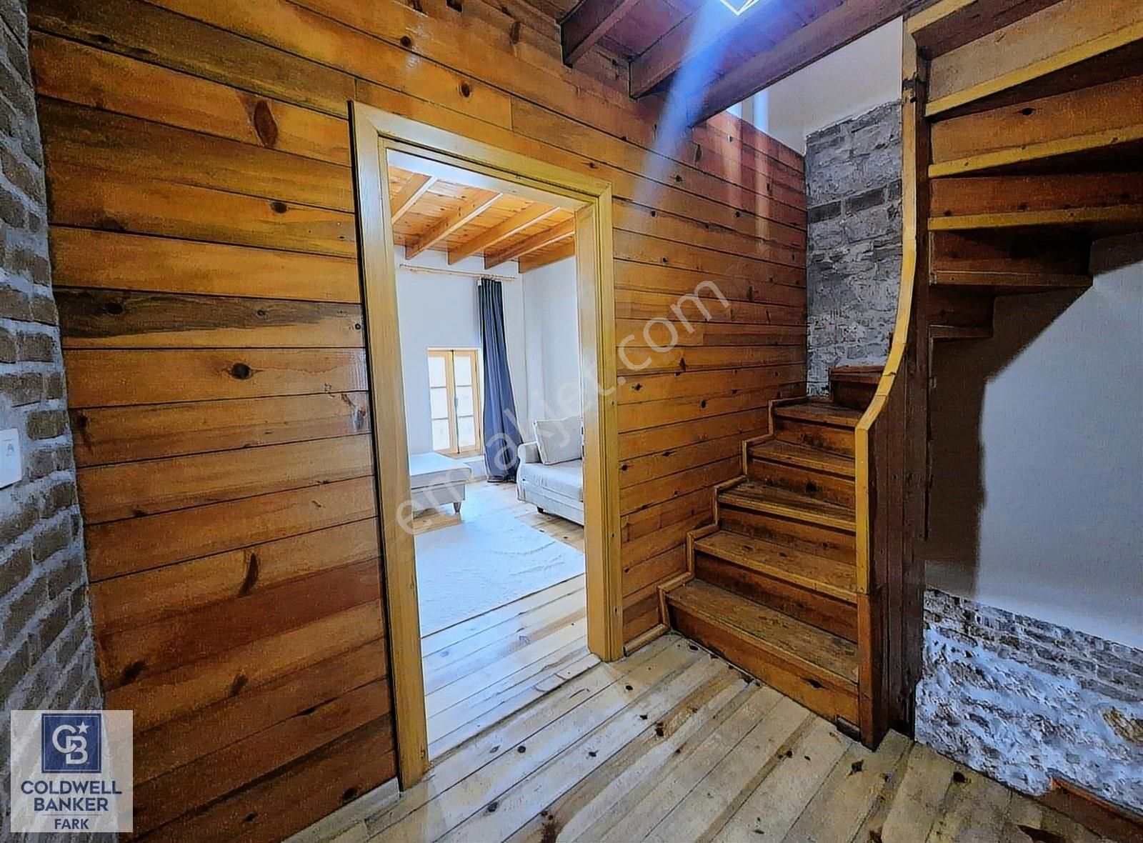 Ayvalık Merkez'de 3+1 Kiralık Rum Evi - Görsel 23