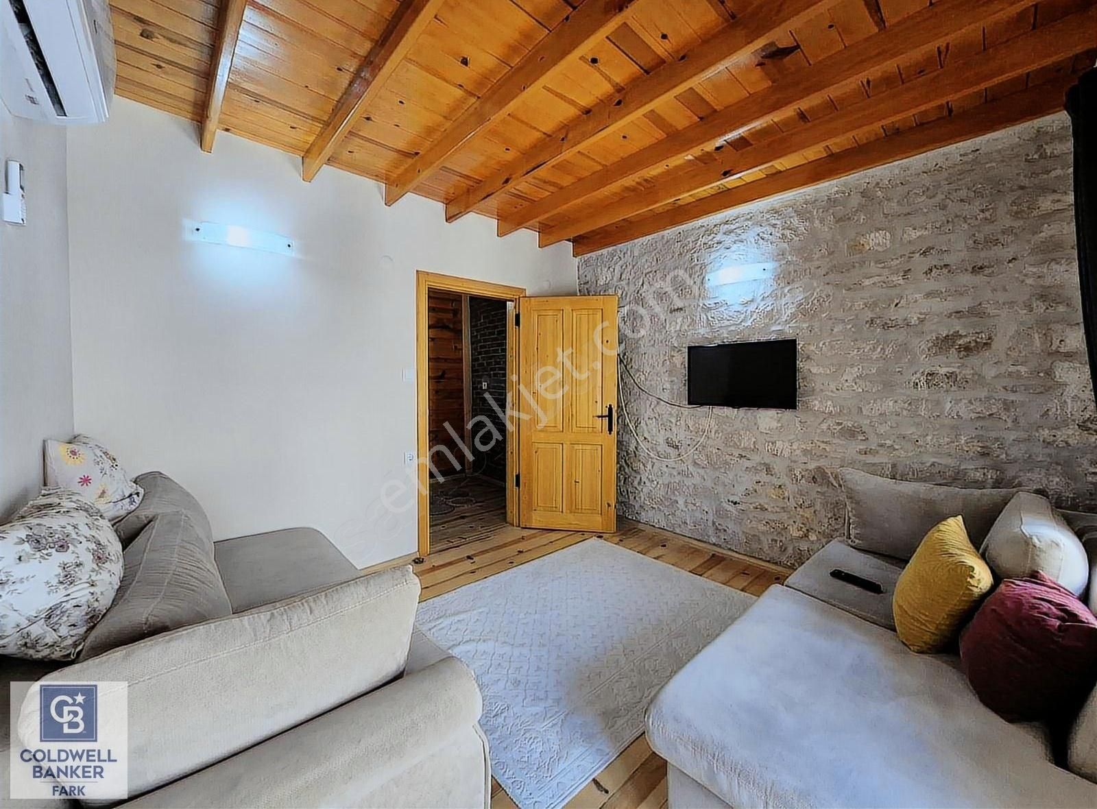 Ayvalık Merkez'de 3+1 Kiralık Rum Evi - Görsel 12