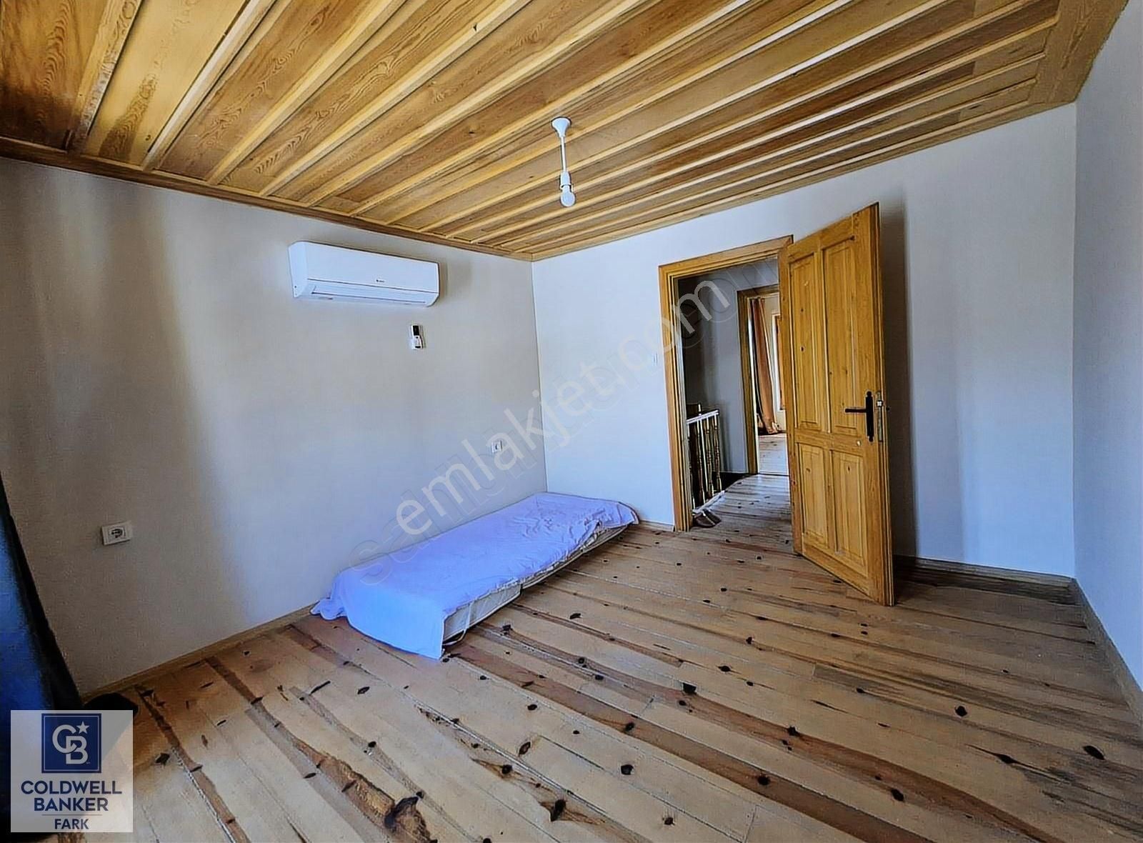 Ayvalık Merkez'de 3+1 Kiralık Rum Evi - Görsel 18