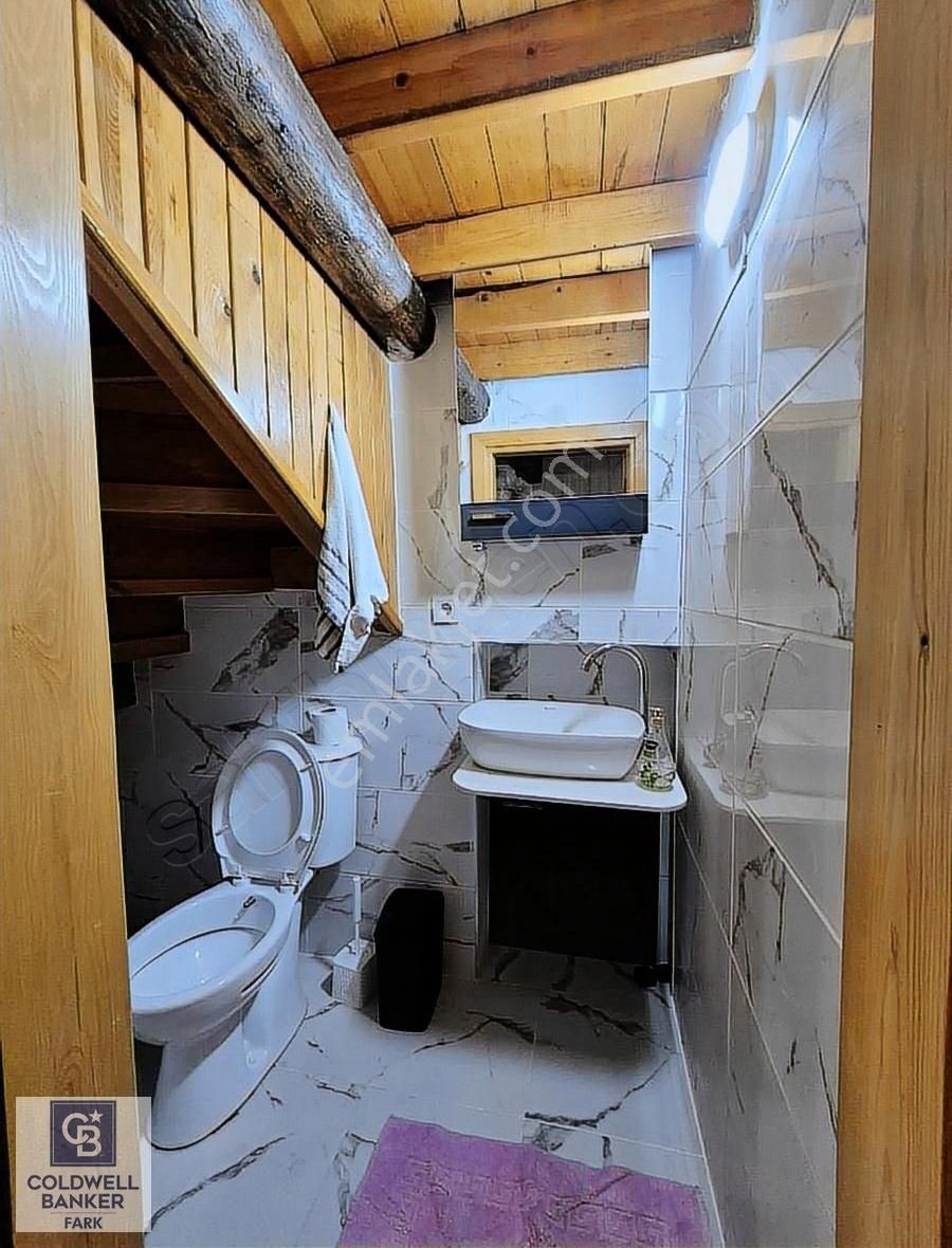 Ayvalık Merkez'de 3+1 Kiralık Rum Evi - Görsel 15