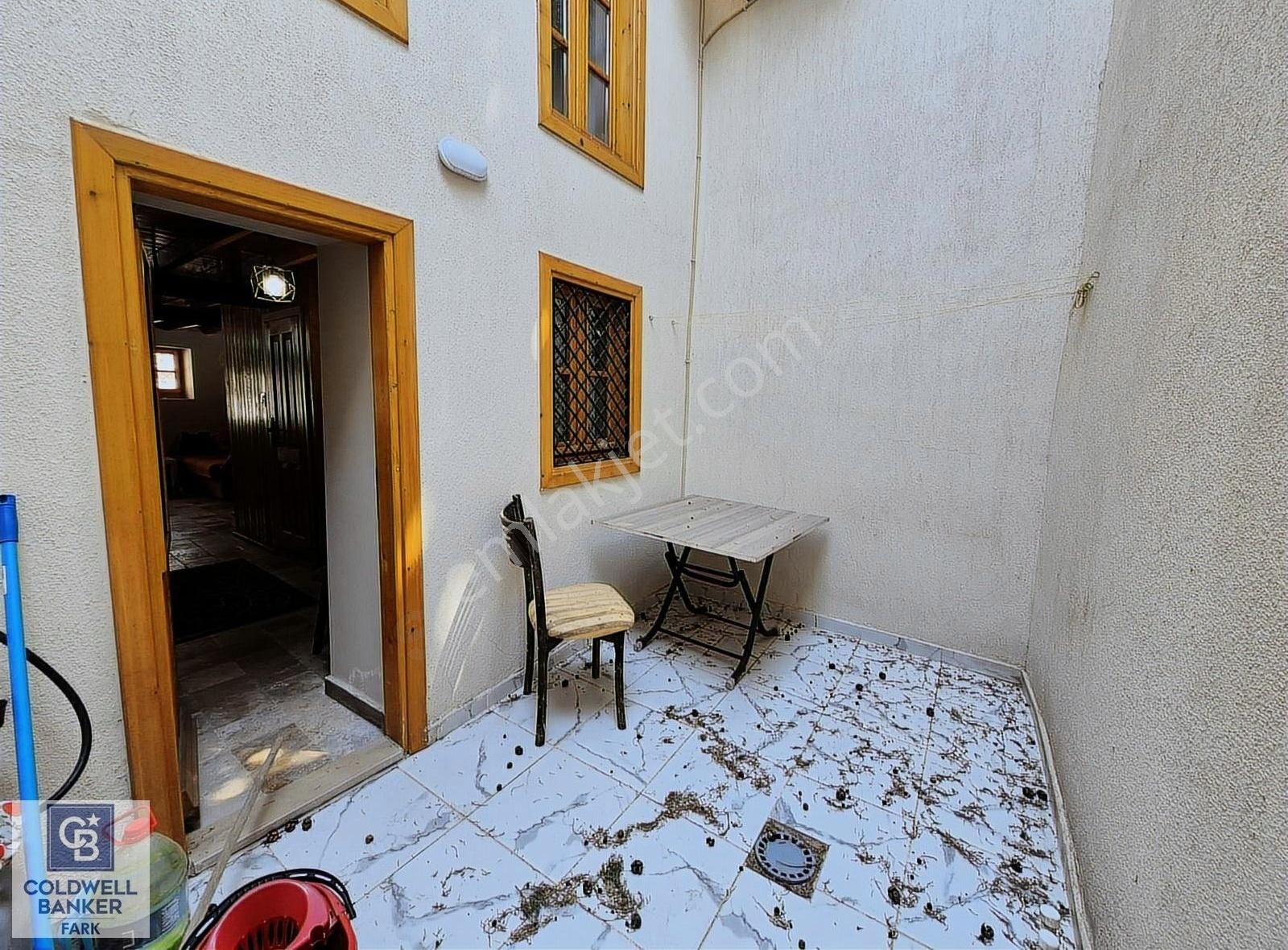 Ayvalık Merkez'de 3+1 Kiralık Rum Evi - Görsel 6