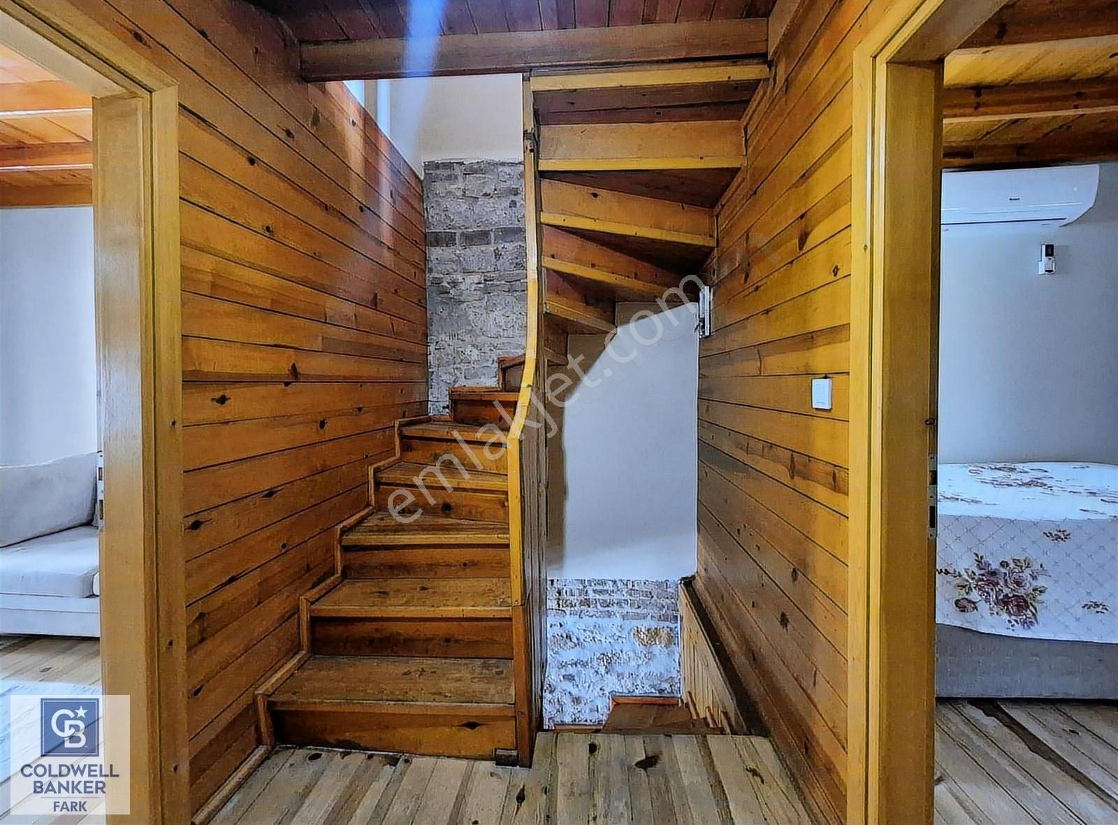 Ayvalık Merkez'de 3+1 Kiralık Rum Evi - Görsel 24
