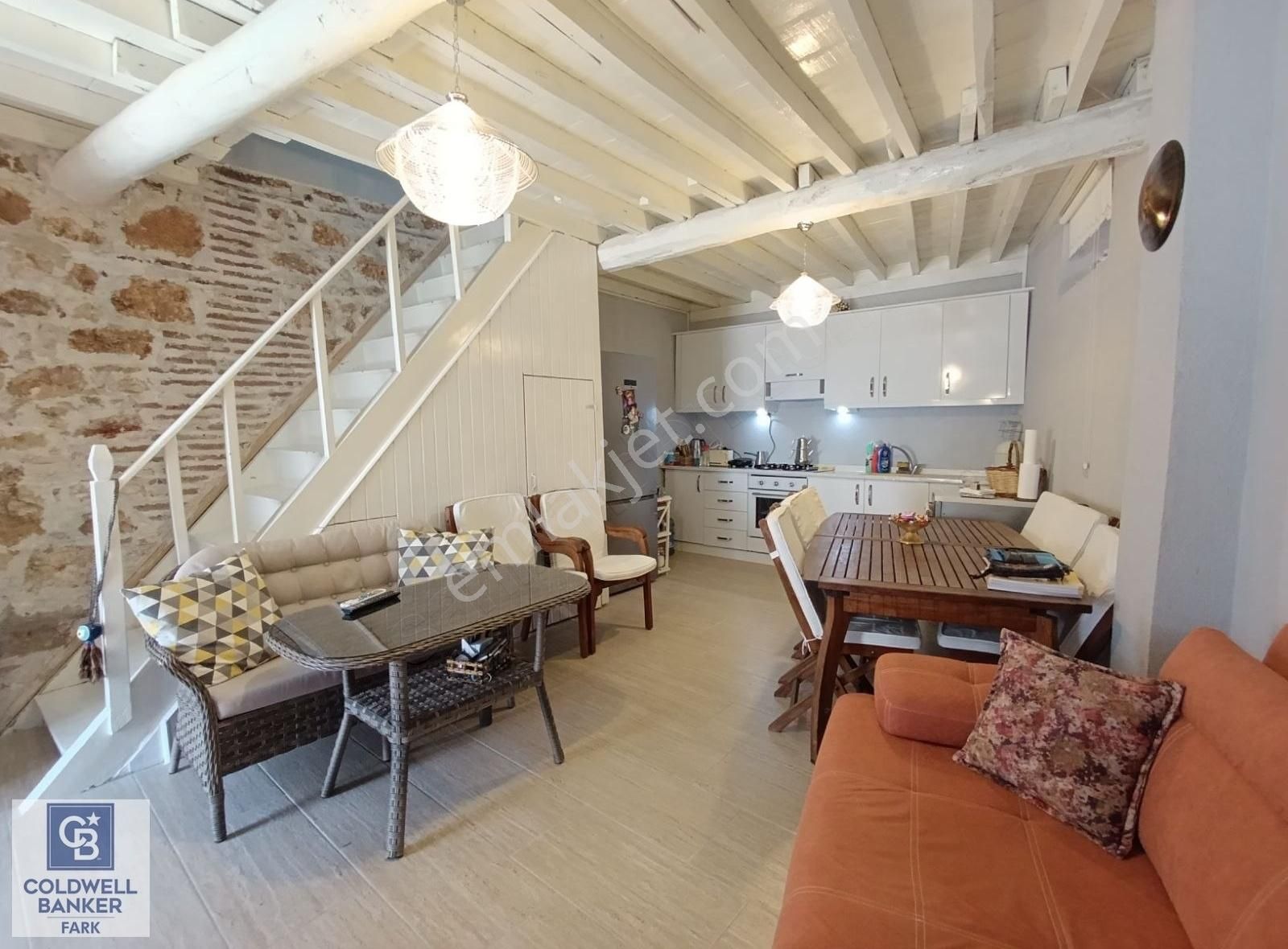 Merkezi Konum'da Satılık 2+1 Müstakil Rum Evi - Görsel 6