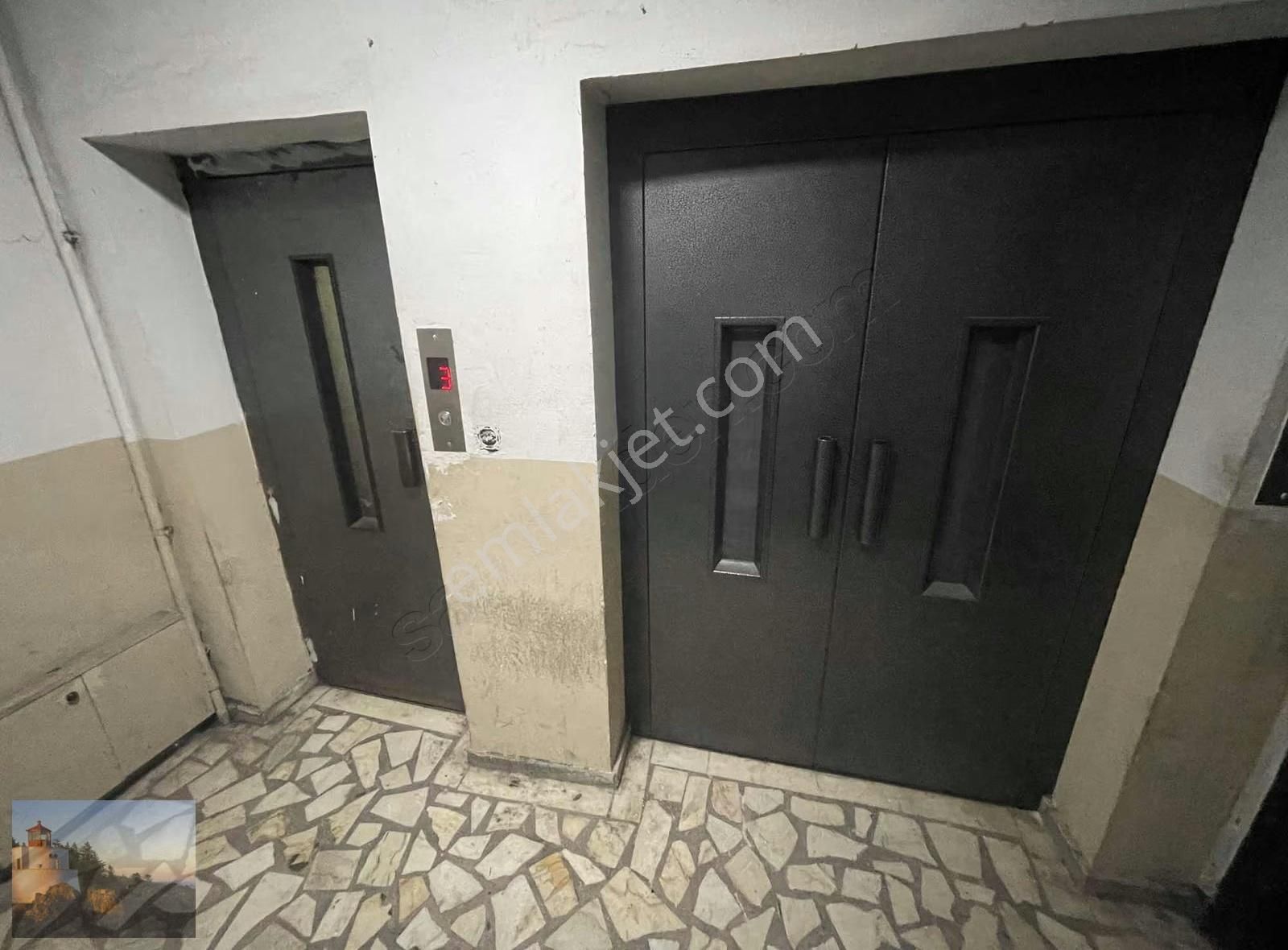 Tranvay Cadde Üstü 3.kat500 Mt Kiralık İster Boş İster Mağzemeli - Görsel 7