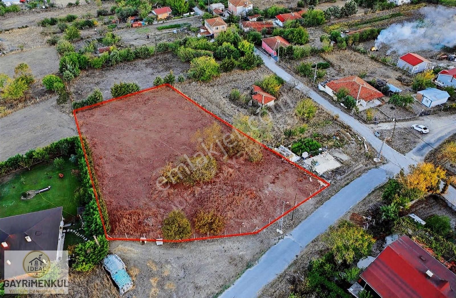 Silivri B.sinekli De Satılık 1000 M2 Arsa