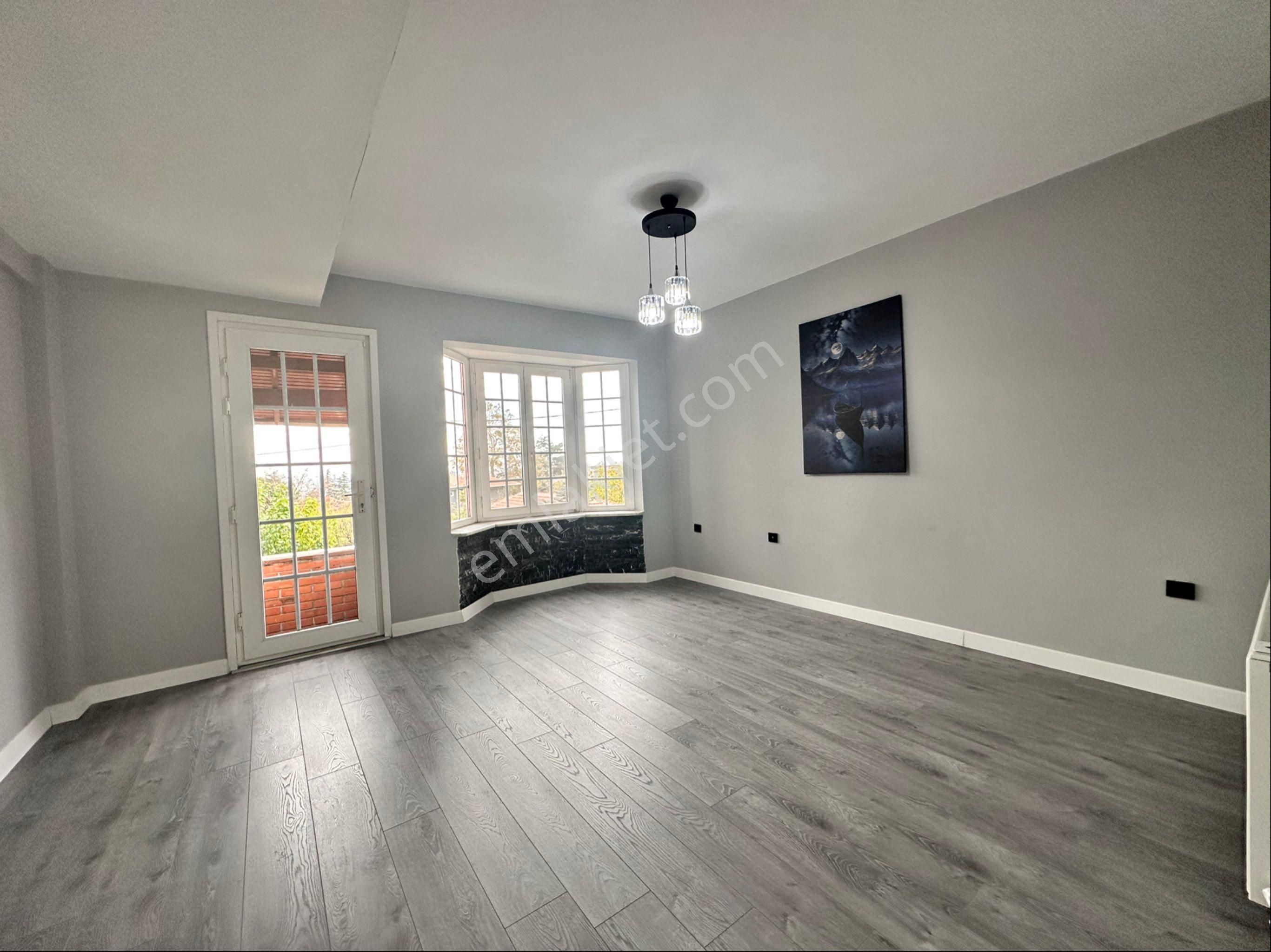 Büyükçekmece Güzelce De Deniz Manzaralı Sıfırlanmış Lüks Villa - Görsel 2