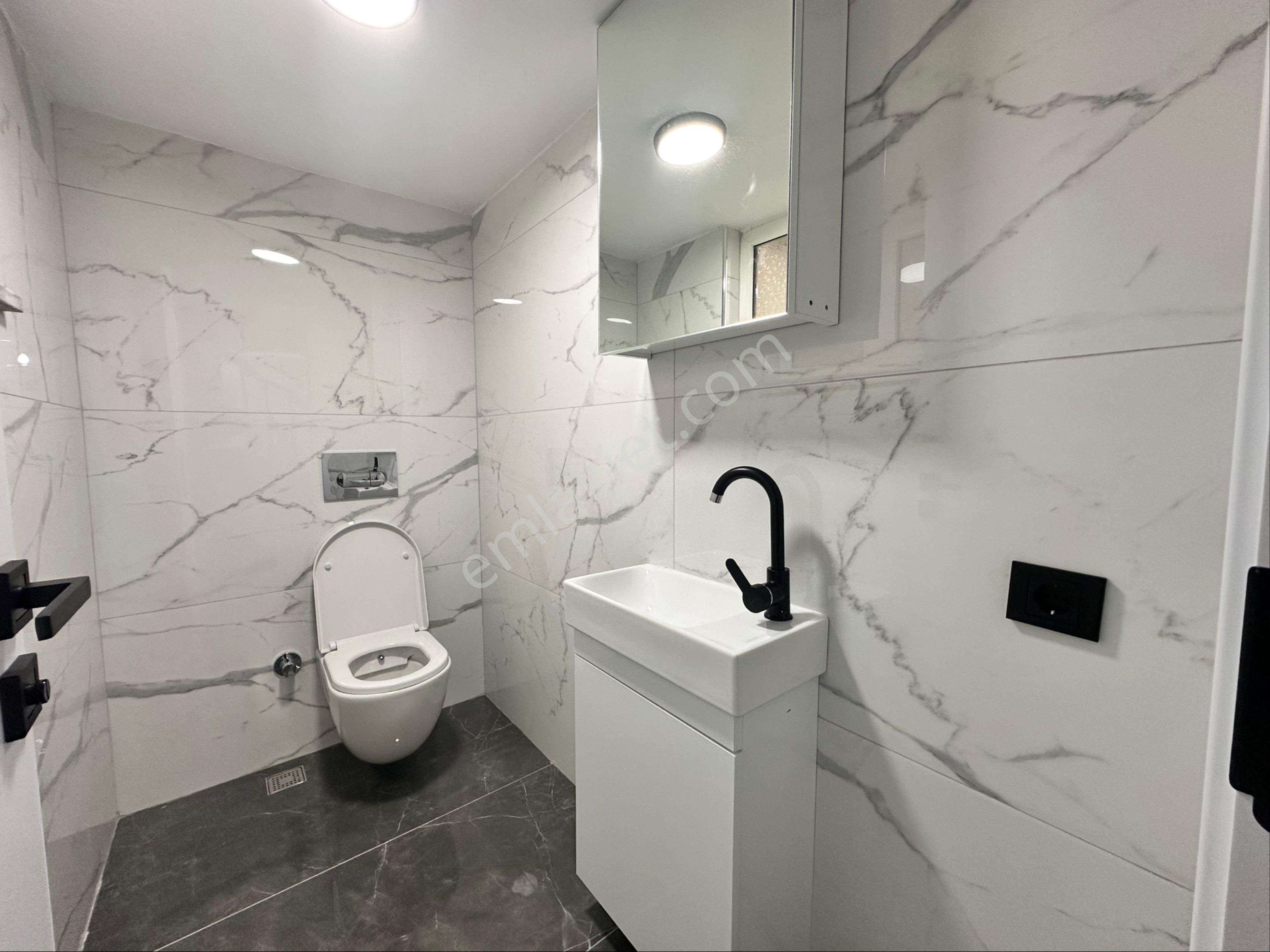 Büyükçekmece Güzelce De Deniz Manzaralı Sıfırlanmış Lüks Villa - Görsel 12