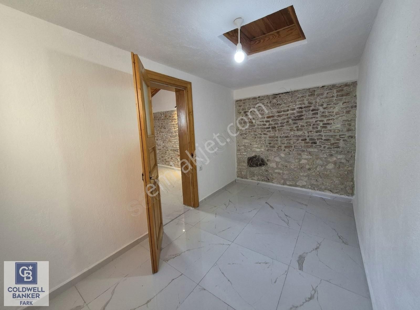 Ayvalık'ta Satılık Deniz Manzaralı Rum Evi - Görsel 4