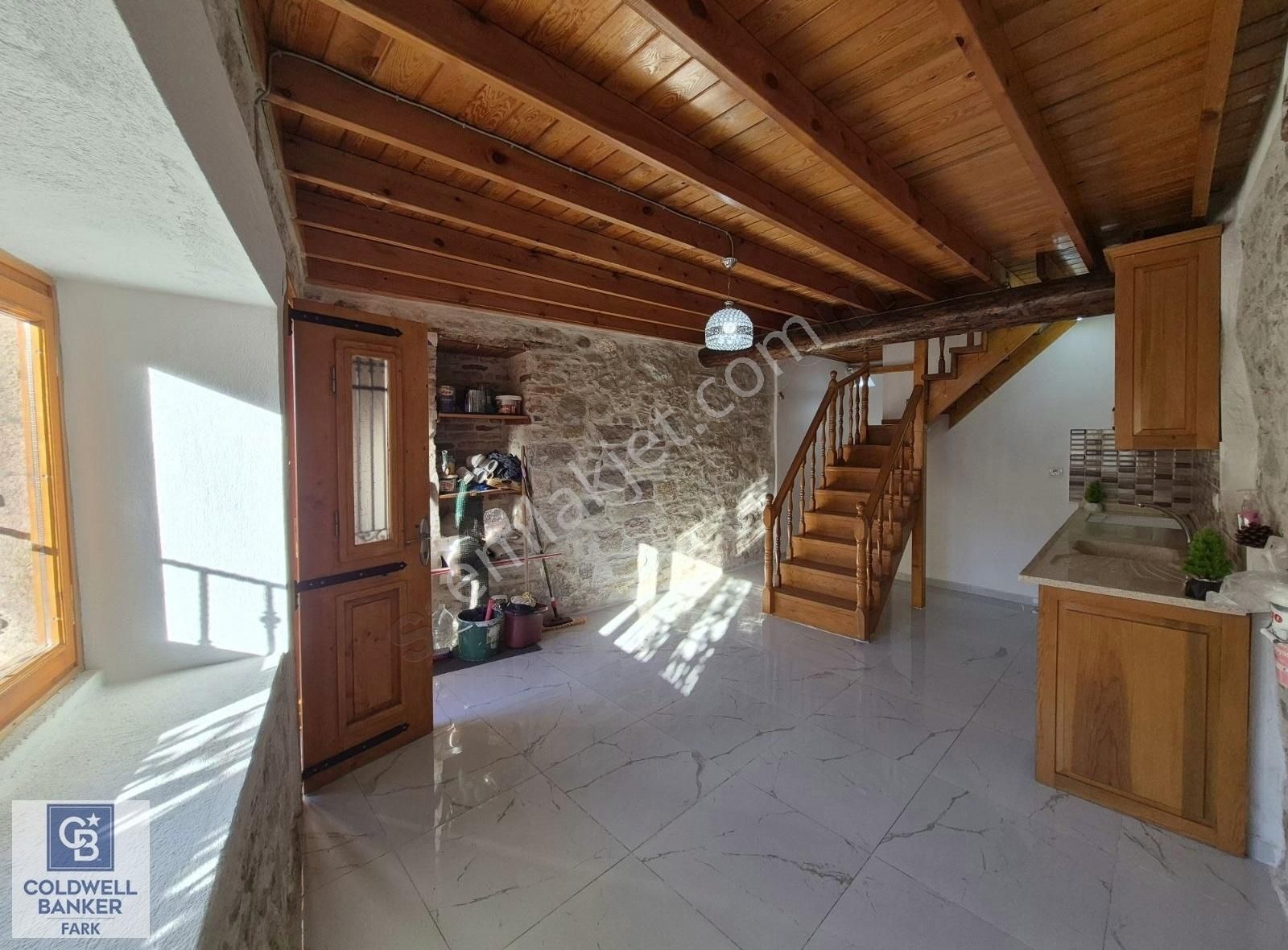 Ayvalık'ta Satılık Deniz Manzaralı Rum Evi - Görsel 5