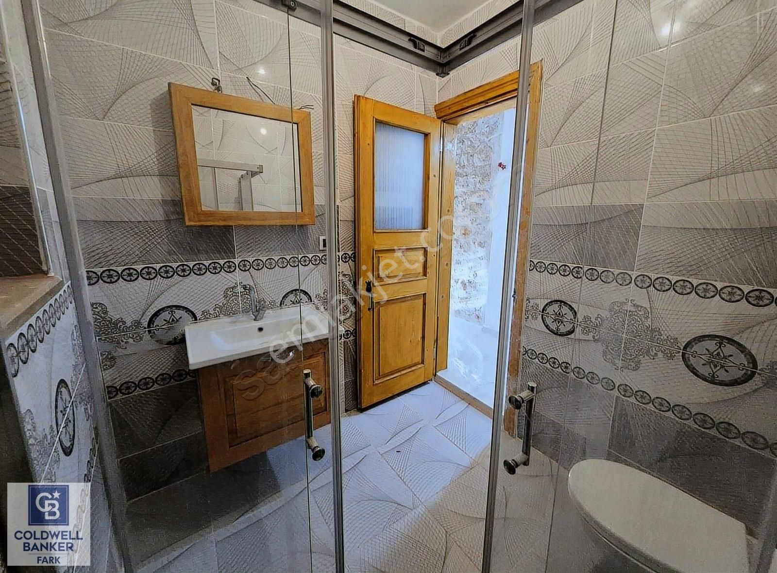 Ayvalık'ta Satılık Deniz Manzaralı Rum Evi - Görsel 15