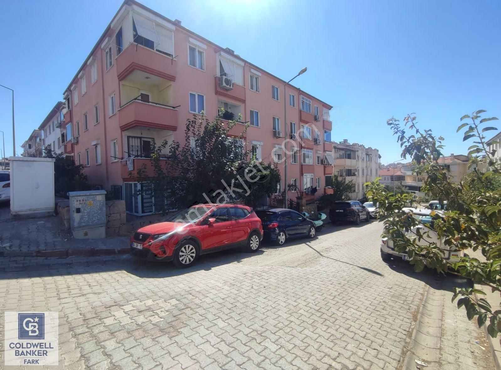 Ayvalık Merkez'de Satılık Kaloriferli, Asansörlü 3+1 Daire. - Görsel 21