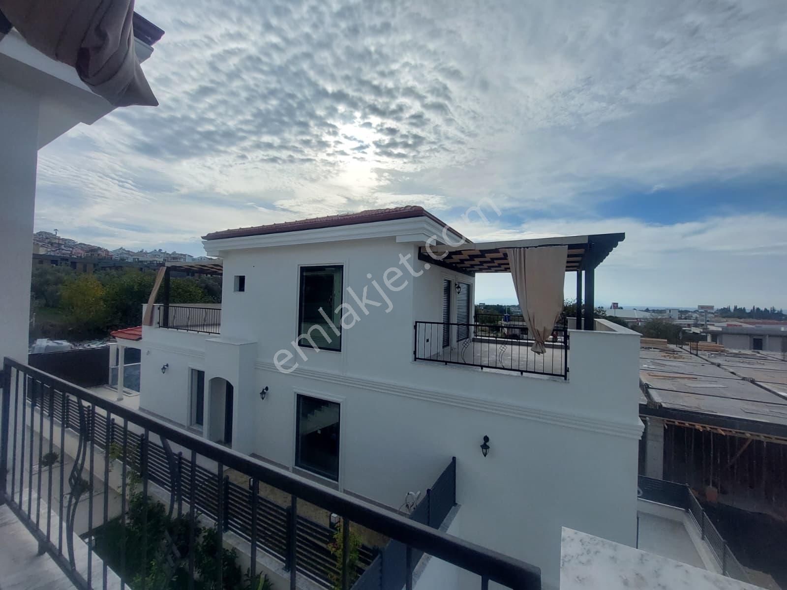 Kuşadası Karaovada Mustakil Özel Havuzlu Satılık Villa - Görsel 12