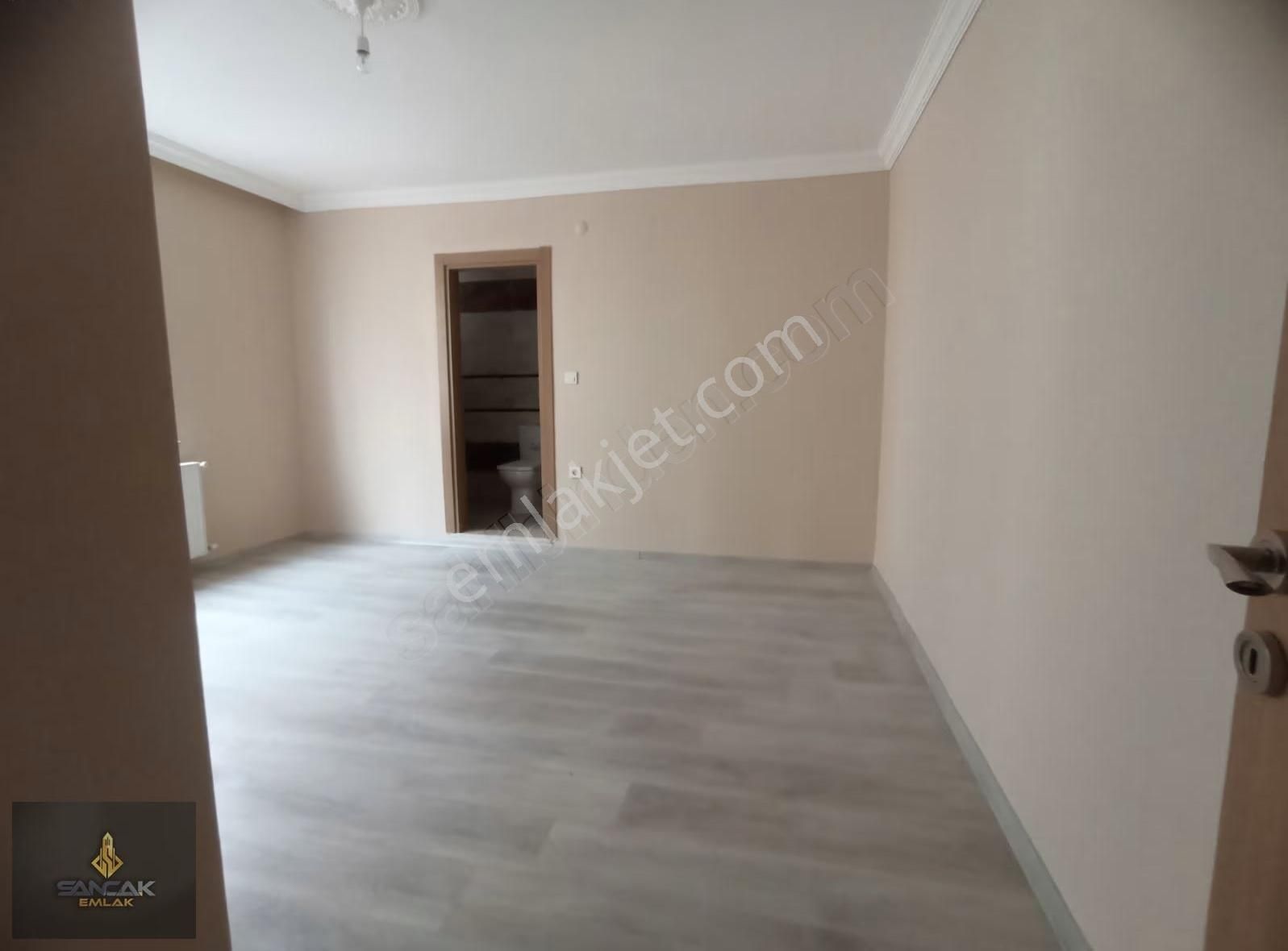 Sancak Emlaktan 3+1 Merkezi Konumda Daire.... - Görsel 11