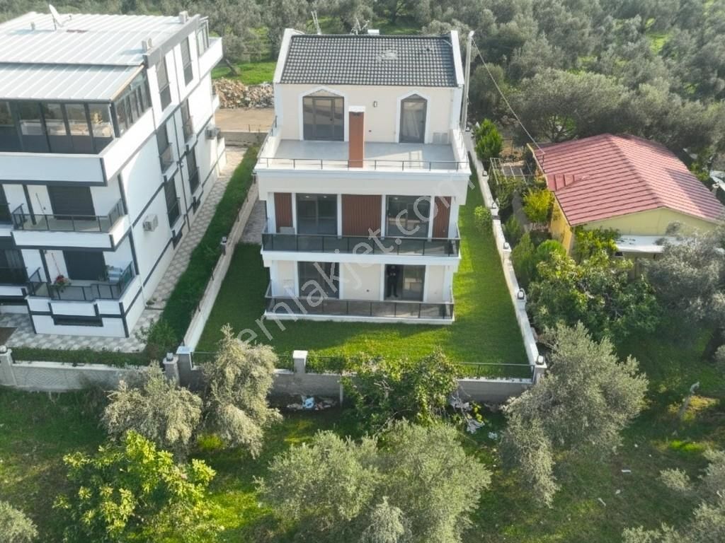 Yetkili Ayanoğlu'ndan Zeytinli' De 4+1 Satılık İkiz Villa