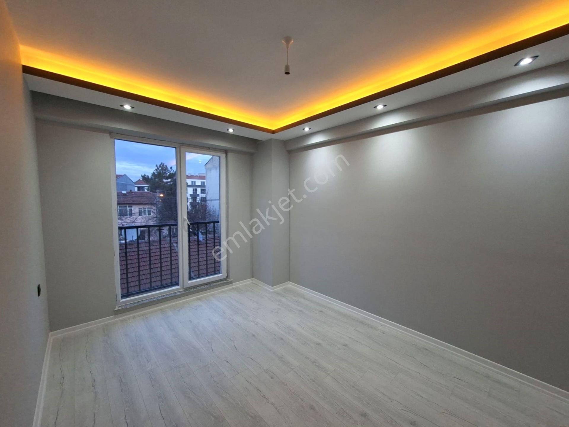 Recep Ümit Emlak'tan Şarhöyük Mahallesi Büyük Park Yakınında (sıfır) Kiralık 2+0 Ferah Daire