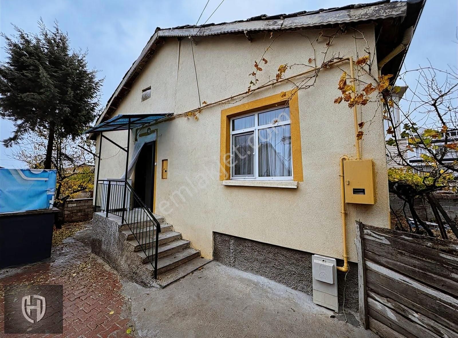 Hocacihan Mahallesinde Satılık Müstakil Ev 3+1