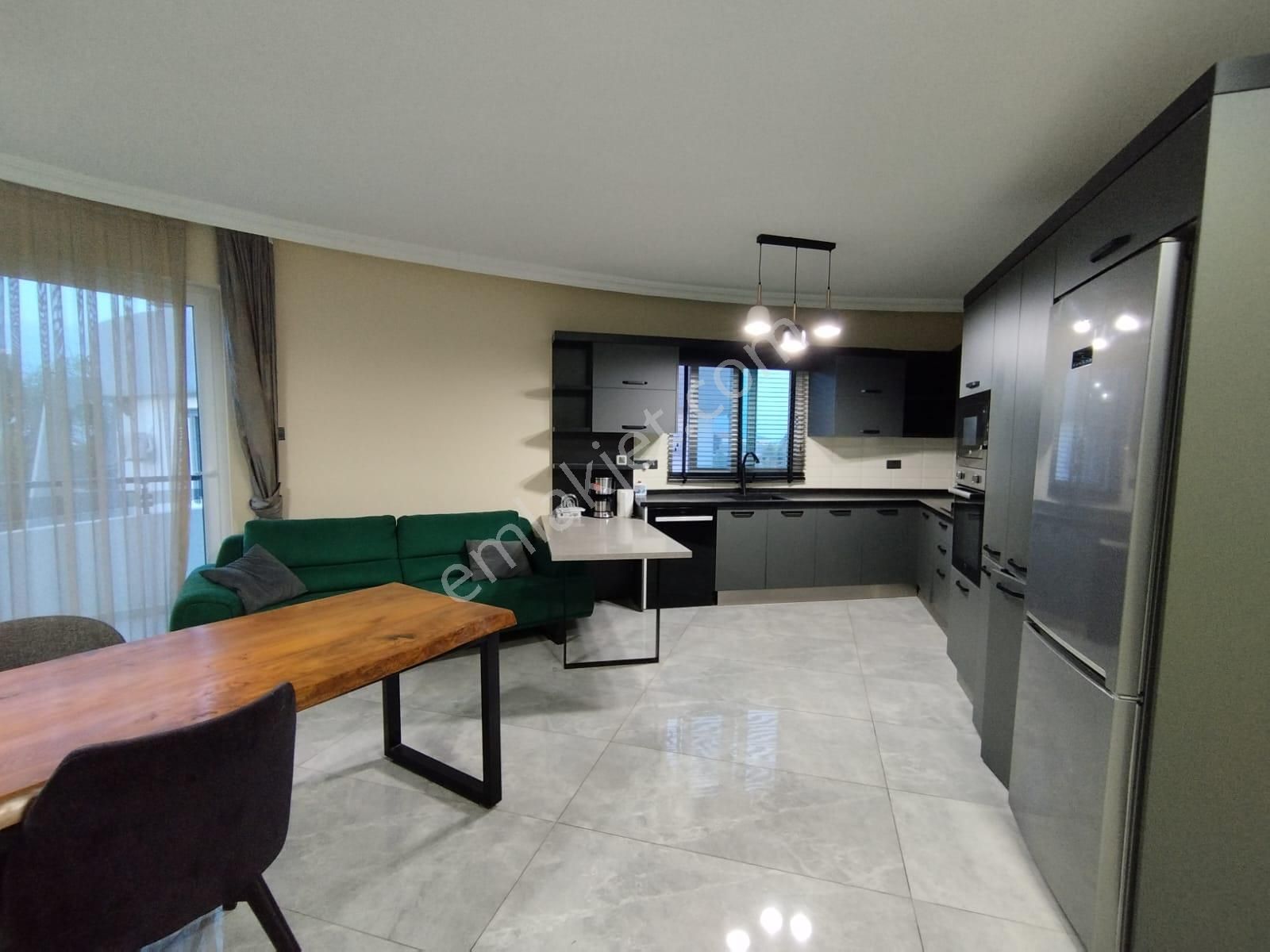 Girne Karaoğlanoğlu'nda Gaü'ye Ve Otellere Yakın Konumda Full Eşyalı Satılık 3+1 Daire !! - Görsel 6