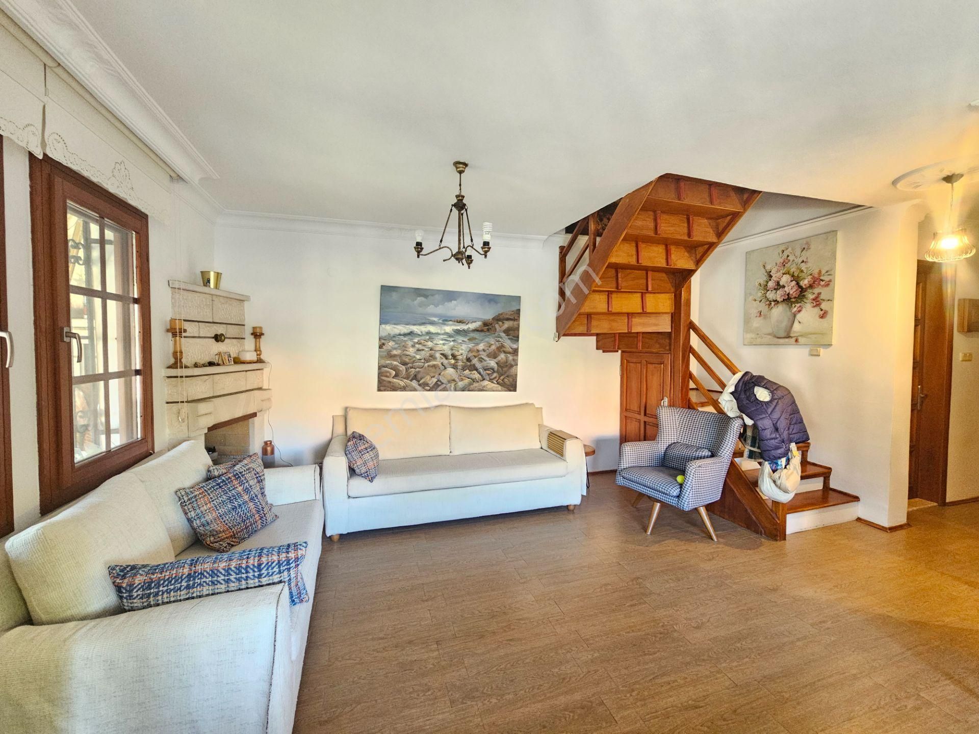 Goldhouse Dan Satılık Foça Mahallesinde Tribleks Köşe Villa - Görsel 16