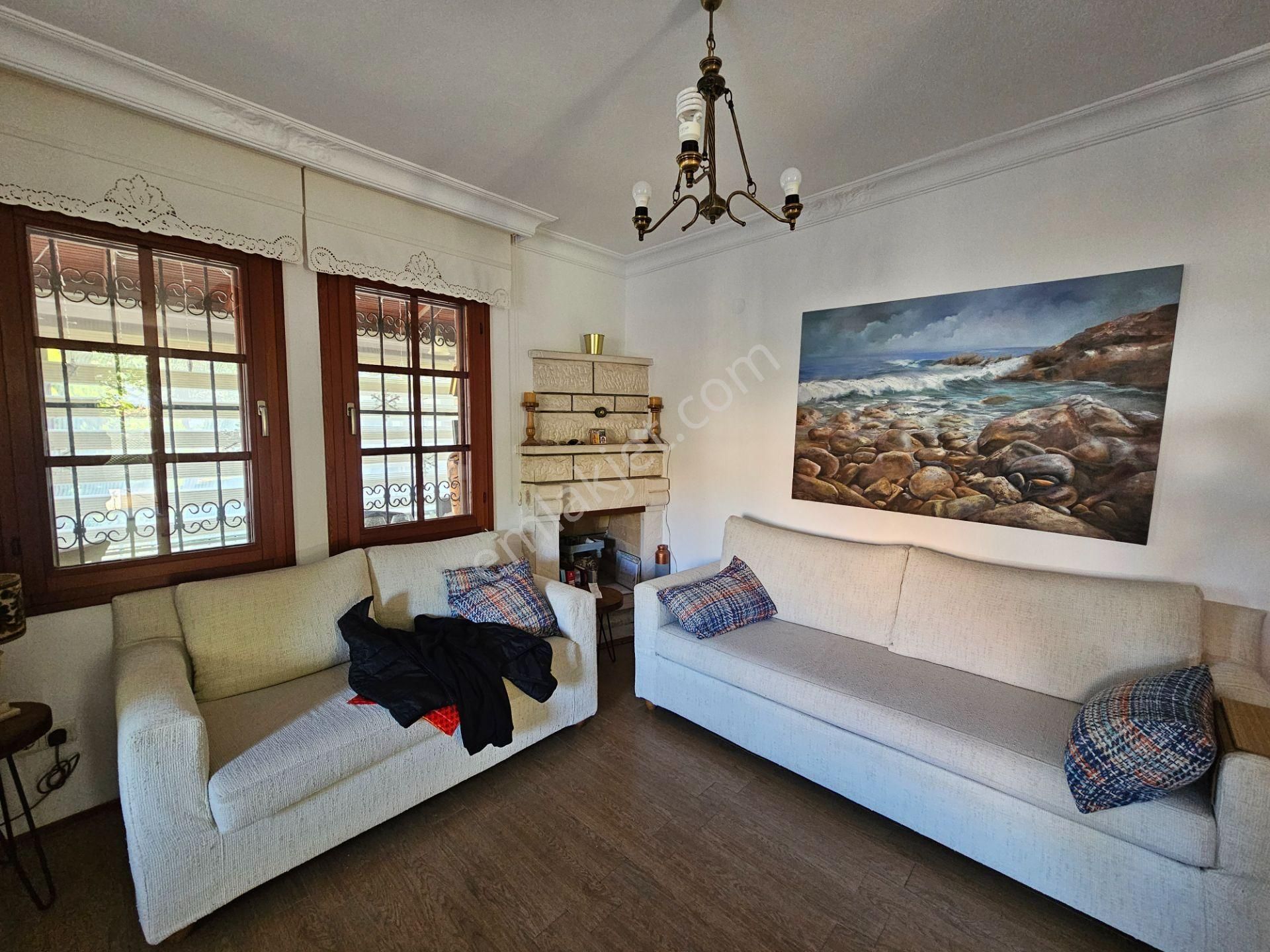 Goldhouse Dan Satılık Foça Mahallesinde Tribleks Köşe Villa - Görsel 4