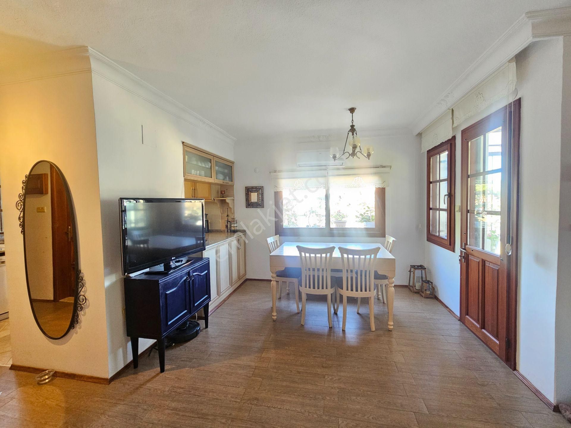 Goldhouse Dan Satılık Foça Mahallesinde Tribleks Köşe Villa - Görsel 15