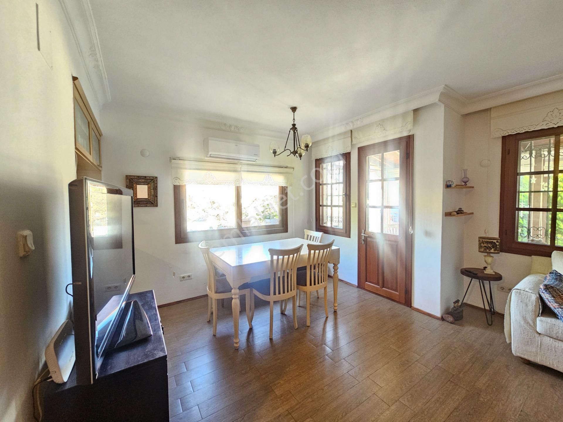 Goldhouse Dan Satılık Foça Mahallesinde Tribleks Köşe Villa - Görsel 14